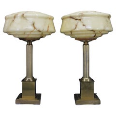Pareja de lámparas de mesa italianas de latón restaurado de los años 40 con pantallas de cristal