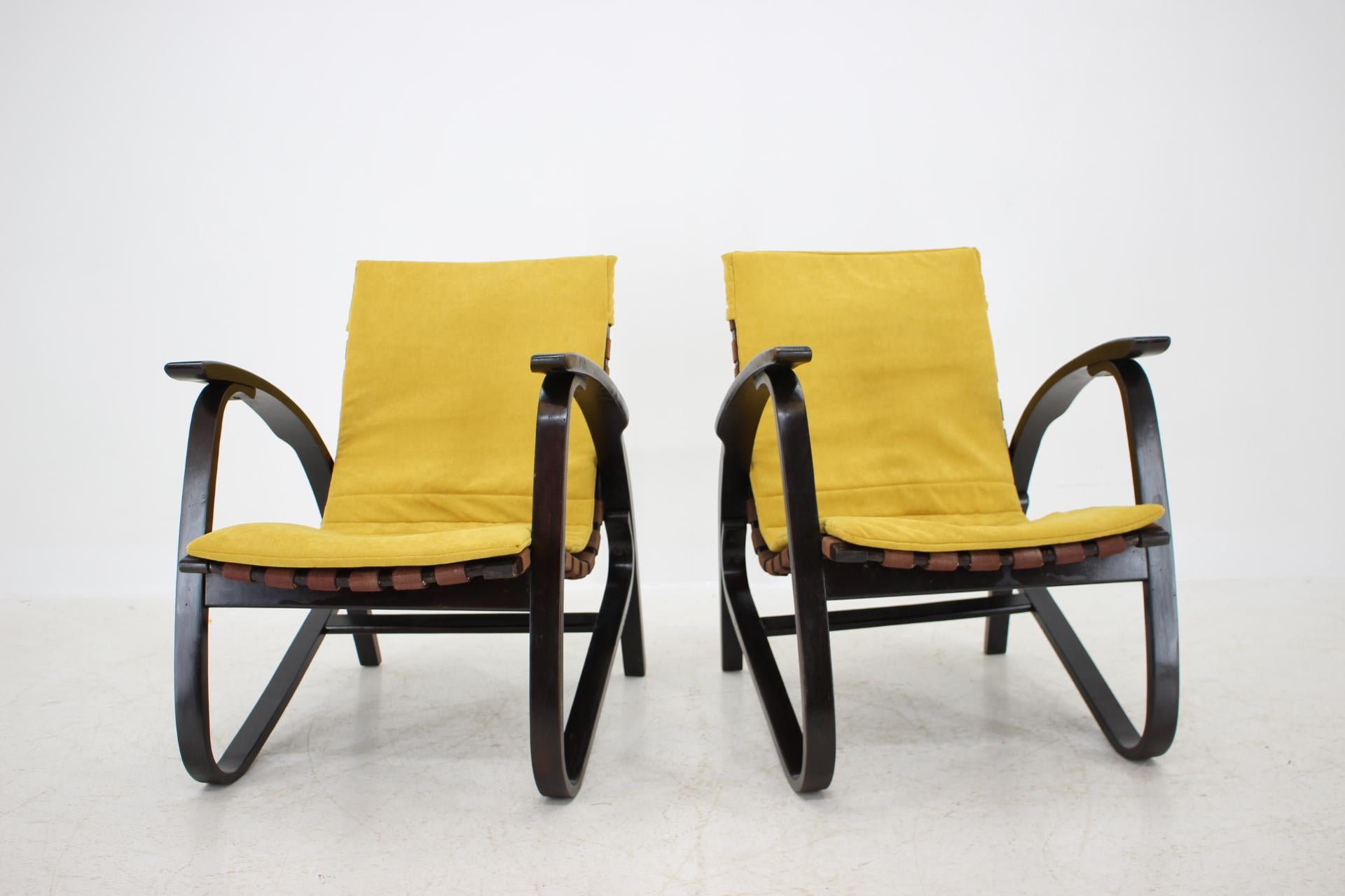 1940s Pair of Jan Vanek Bentwood Lounge Armchair, Czechoslovakia 2