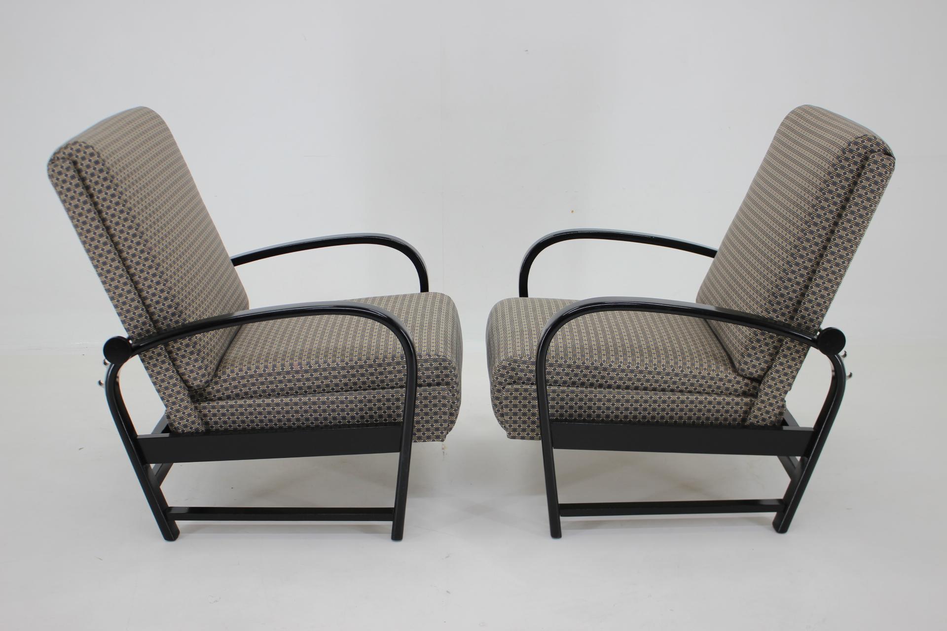 Mid-Century Modern 1940s Pair of Kropacek Kozelka Adjustable Armchairs, Czechoslovakia For Sale