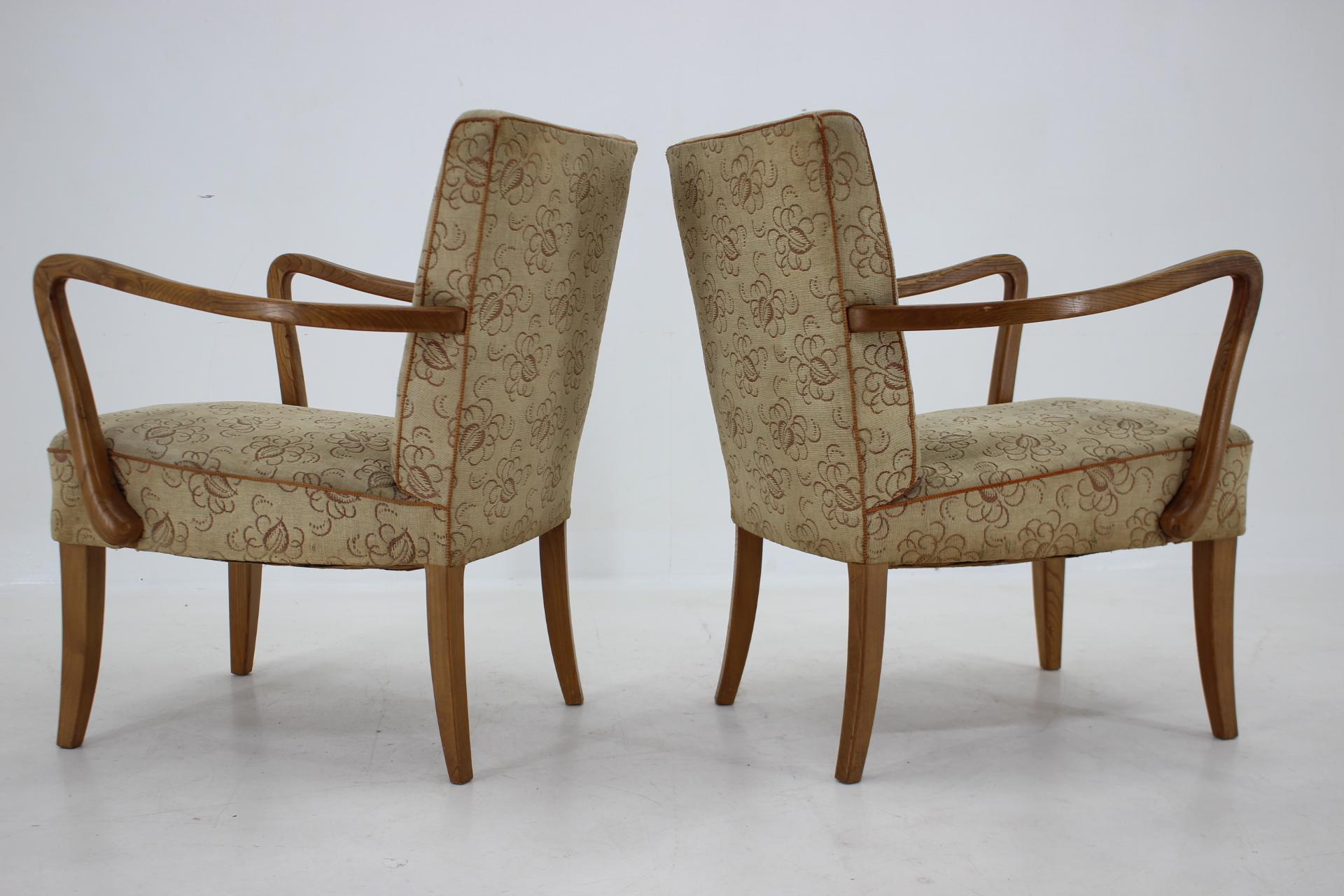 1940s Pair of Oak Armchair , Czechoslovakia For Sale 3