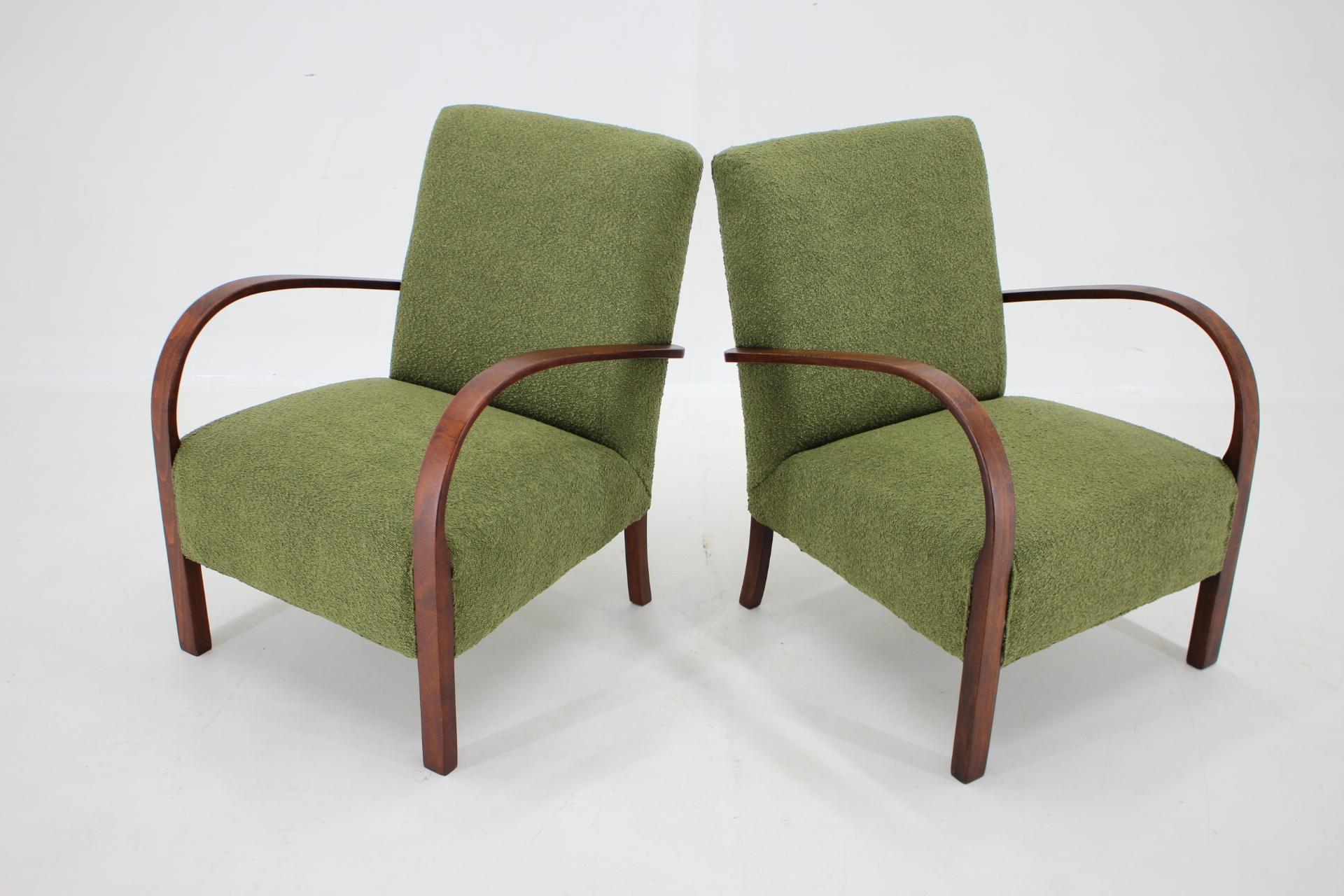 Fabric 1940s Pair of Restored  Art Deco Armchairs in Boucle, Czechoslovakia For Sale