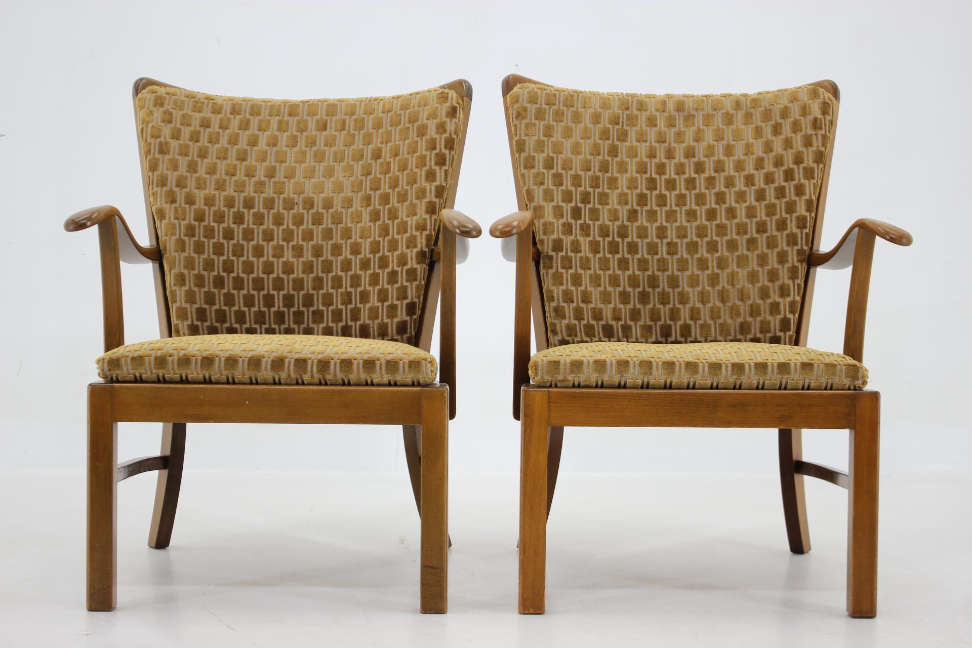 Carefully refurbished
Newly upholstered in luxury and quality fabric by Romo.