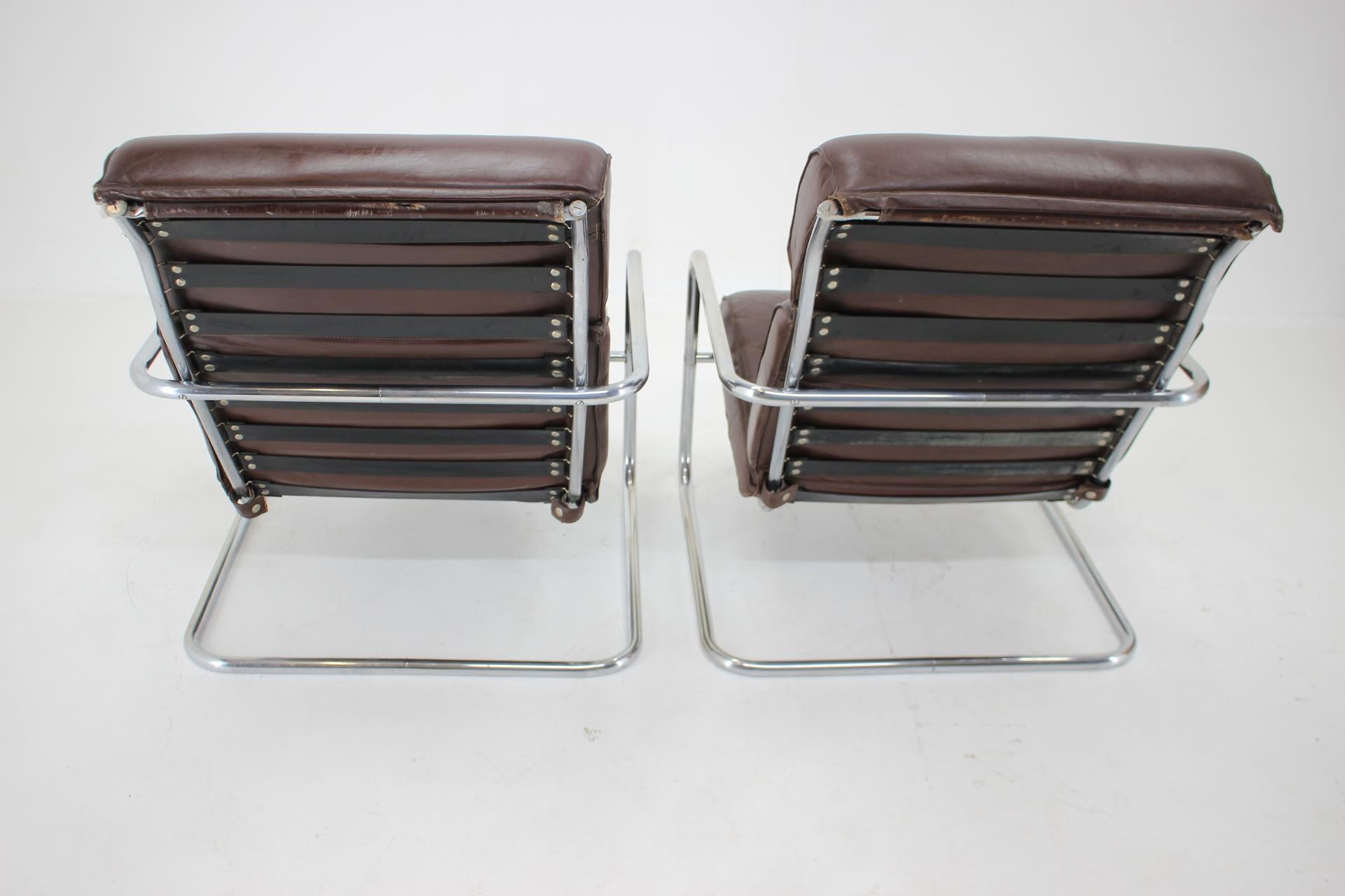 1940s Pair of Tubular Cantilever Leather Armchair, Czechoslovakia 4