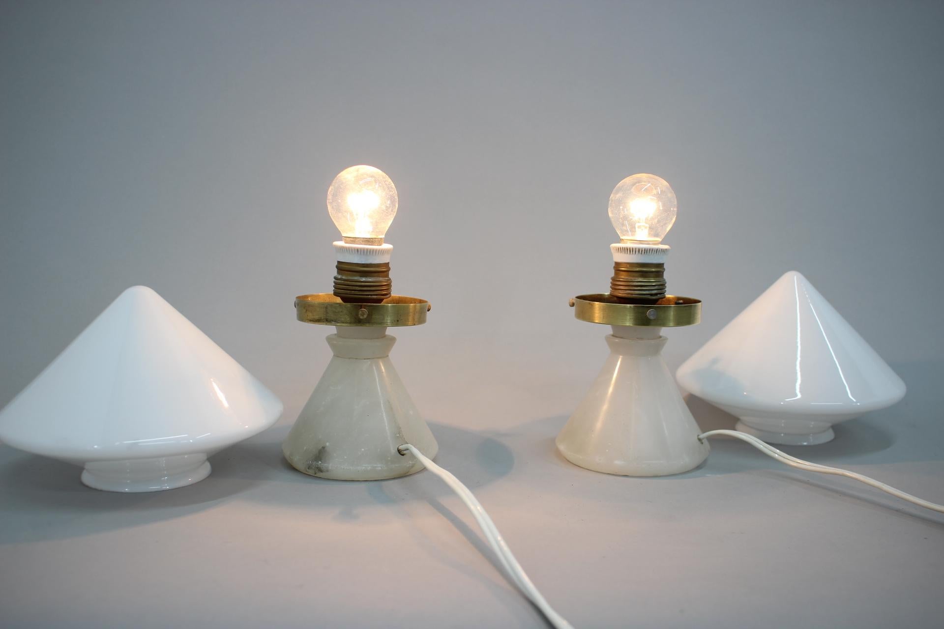 1940s Pair of Unique Art Deco Table Lamps with Alabaster Base, Czechoslovakia For Sale 2