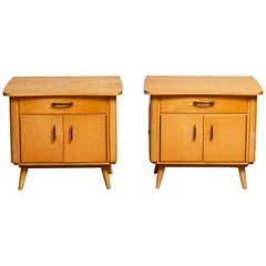 1940s Pair of Scandinavian Nightstands or Bedside Tables in Elm