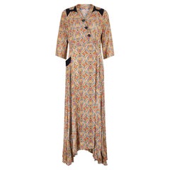 Robe longue d'hôtesse en rayonne à motif cachemire des années 1940