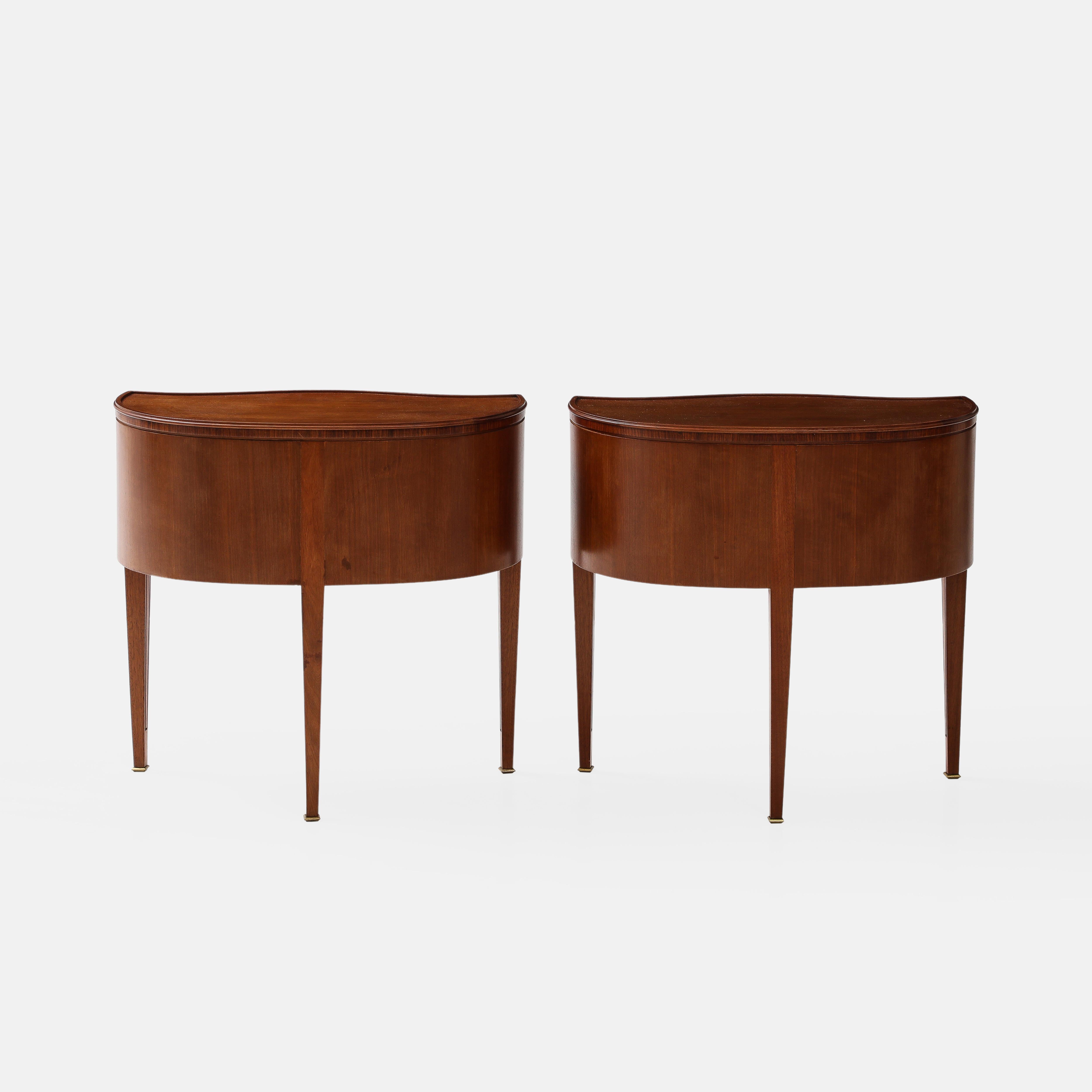 1950s Paolo Buffa Pair of Mahogany Nightstands or Bedside Tables In Good Condition For Sale In New York, NY