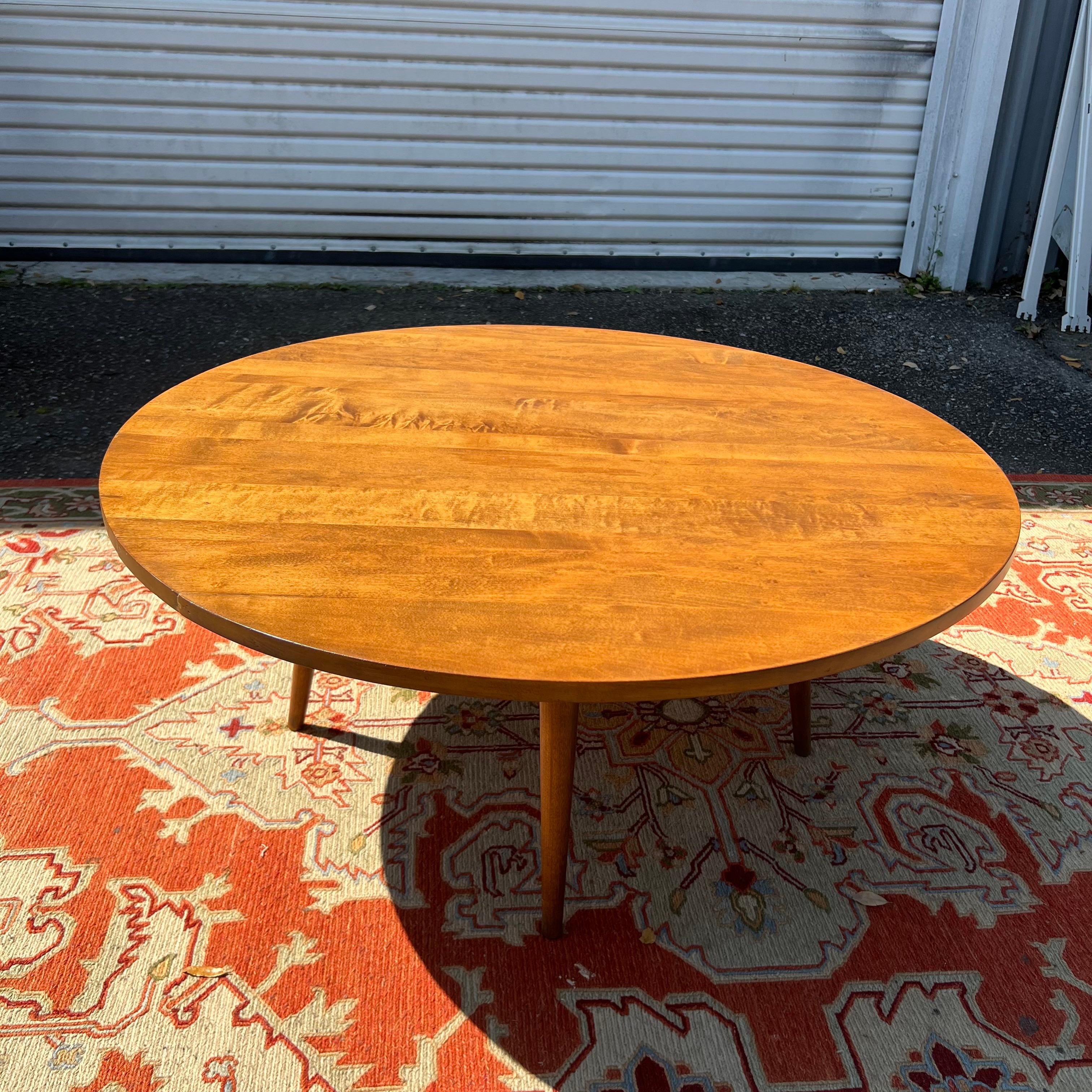 American 1940s Paul McCobb for Planner Group Round Coffee Table, Unmarked For Sale