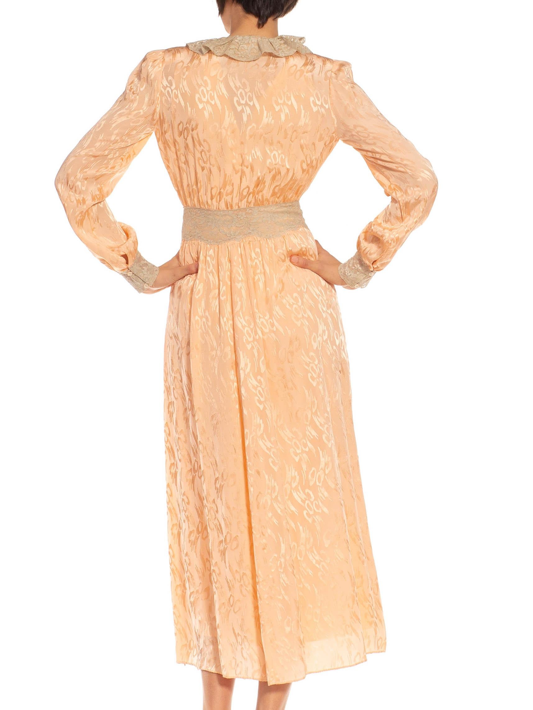 1940S Peach & Cream Lace Bias Cut Slip Dress With Jacket For Sale 5