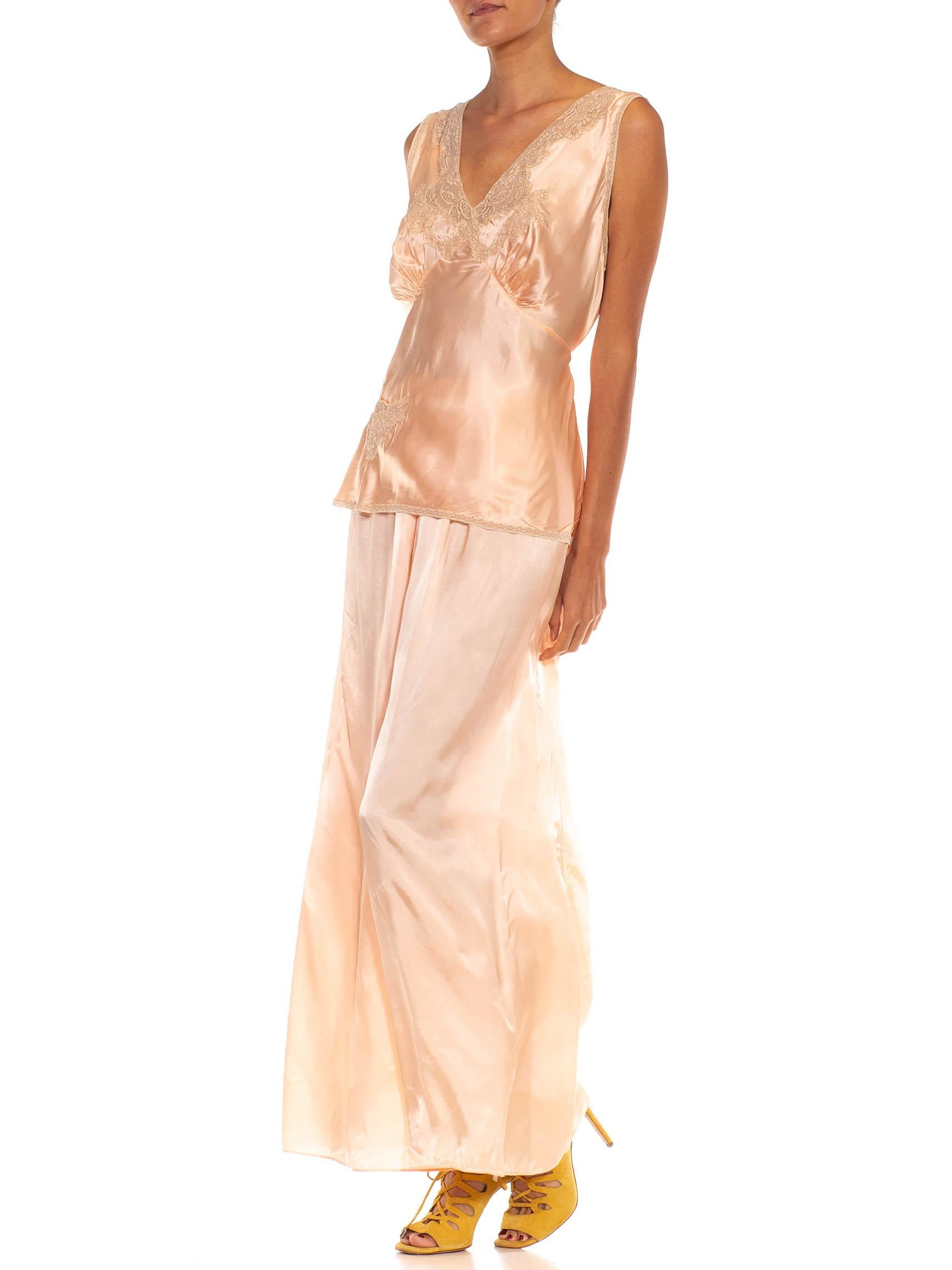 1940S Peach & Cream Rayon Satin Lace Pajama Ensemble In Excellent Condition For Sale In New York, NY