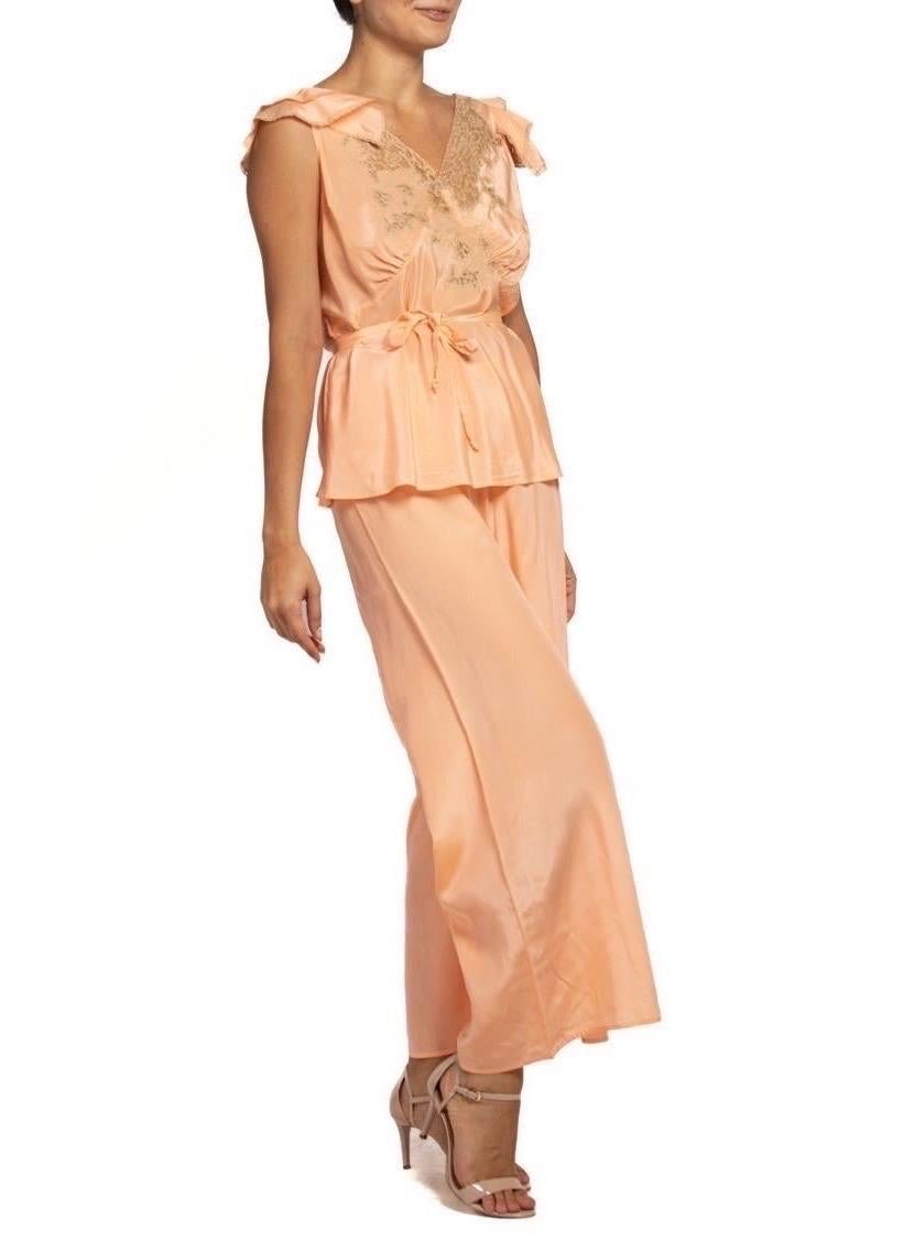 Women's 1940S Peach Rayon Pajamas With Lace And Flutter Sleeve For Sale