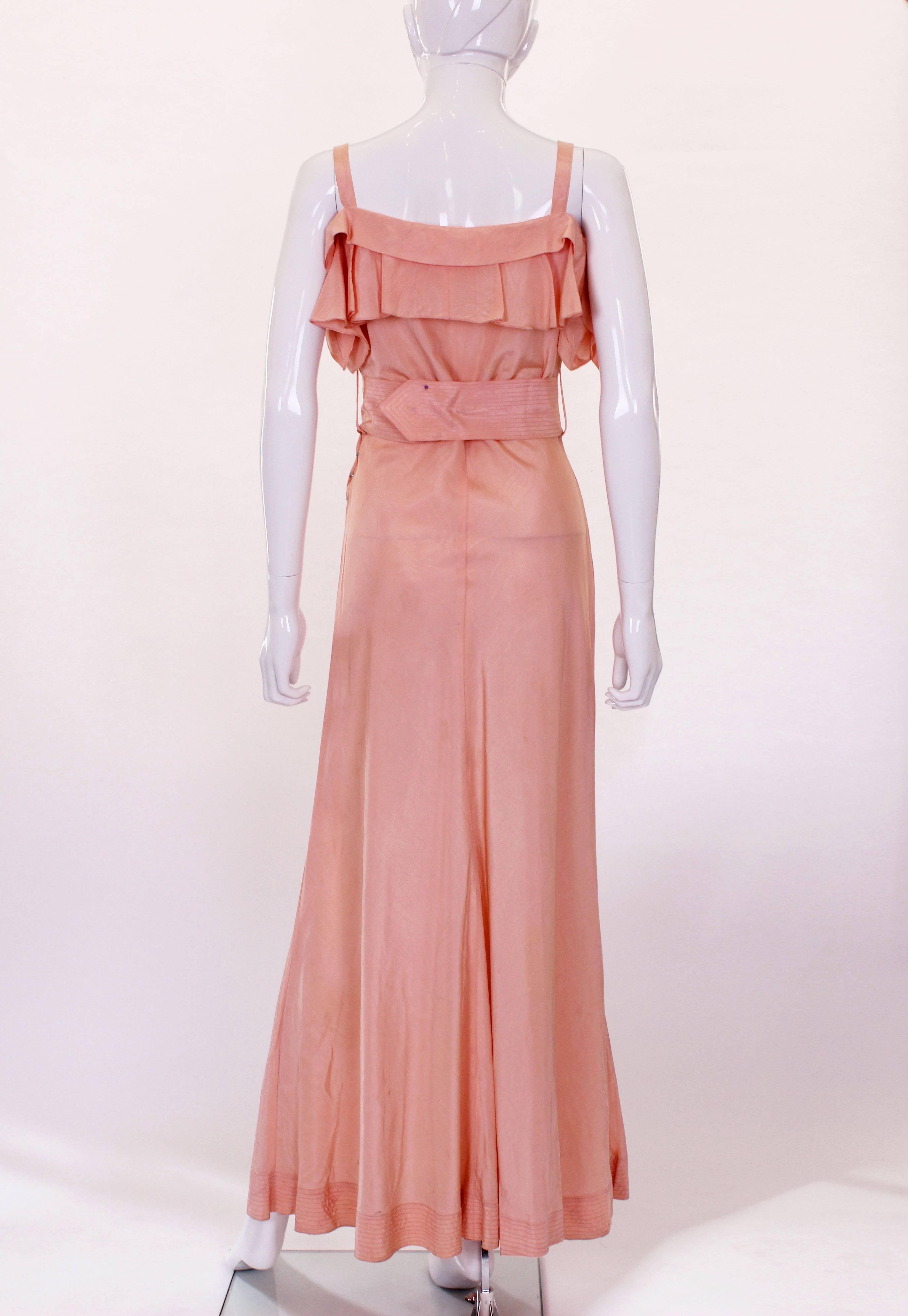 1940s Peach Ruffle Necked Slip Style Evening Gown In Excellent Condition For Sale In London, GB