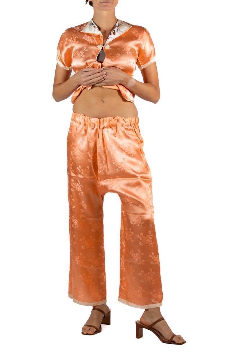 1940S Peach Silk Jacquard Embroidered Pajamas For Sale 1