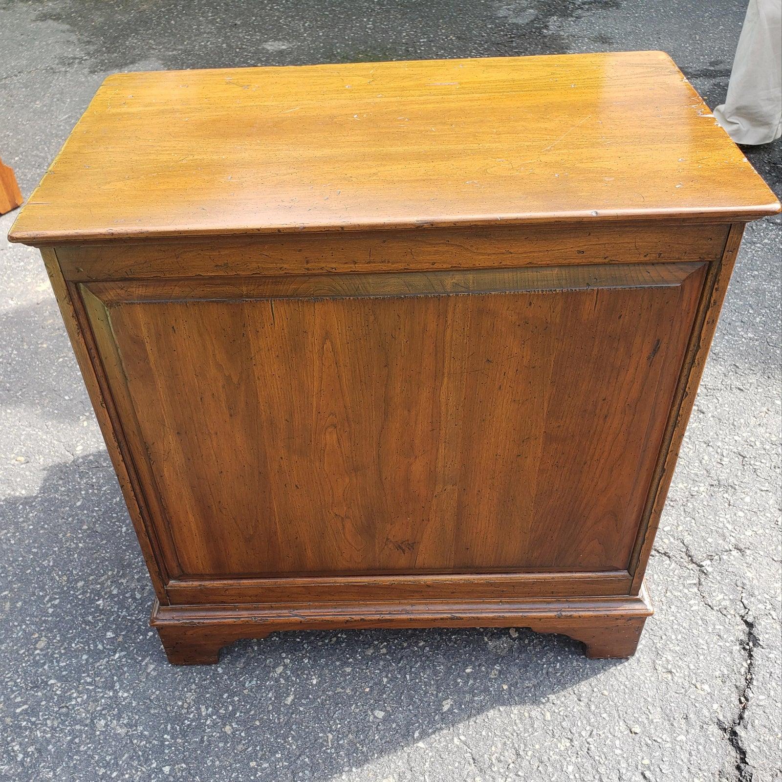 1940s Pennsylvania House Chest of Drawers In Good Condition For Sale In Germantown, MD