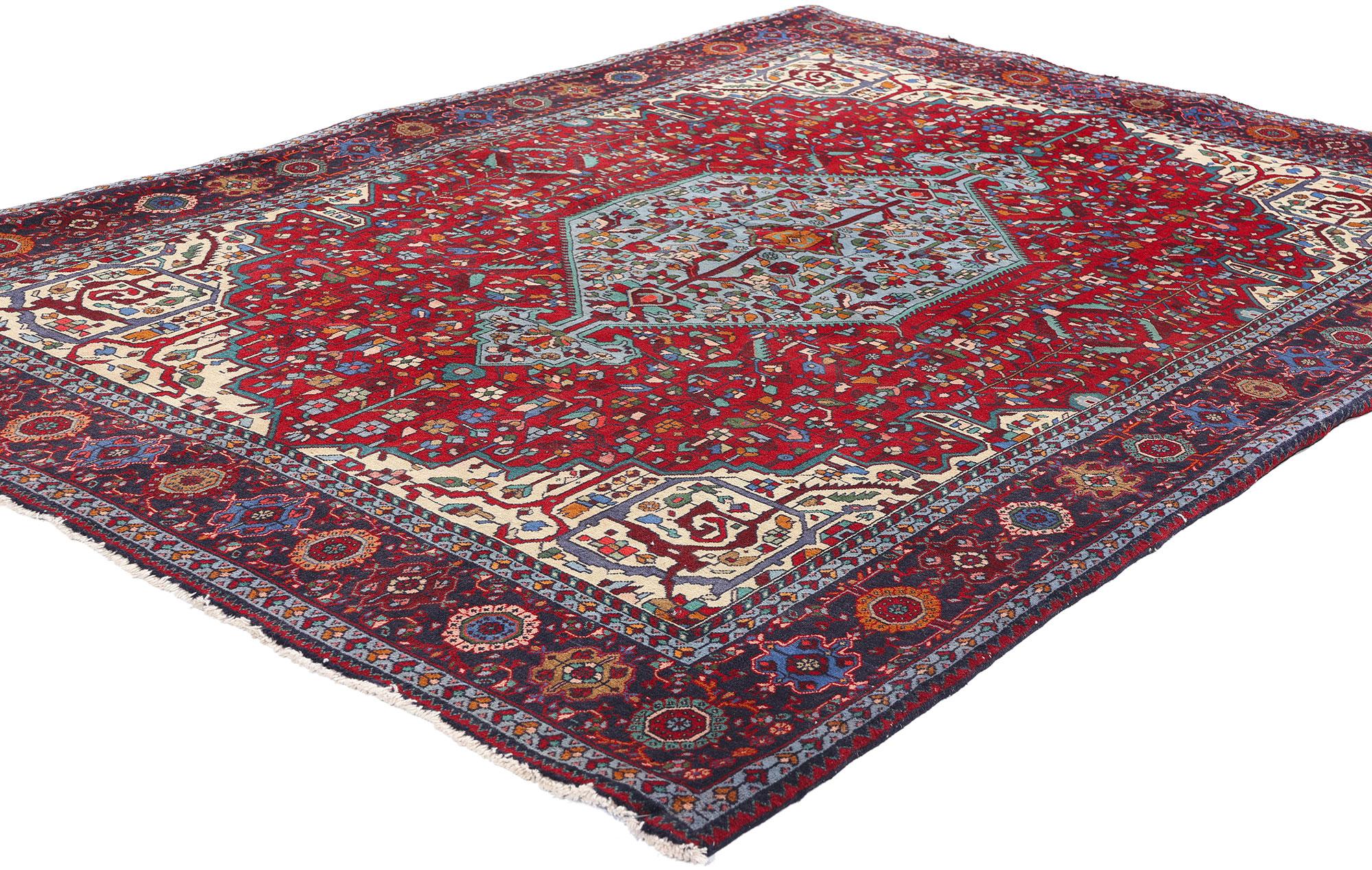 61368 Vintage Persian Farahan Rug, 04'06 x 06'07. This hand-knotted wool vintage Persian Farahan rug masterfully combines timeless elegance with a refined sense of formality, drawing inspiration from the traditional aesthetics associated with Ivy