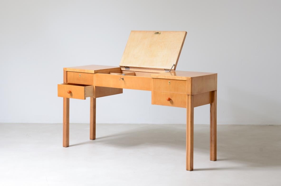 Mid-Century Modern Table console Petinoise des années 1940 en érable blond en vente