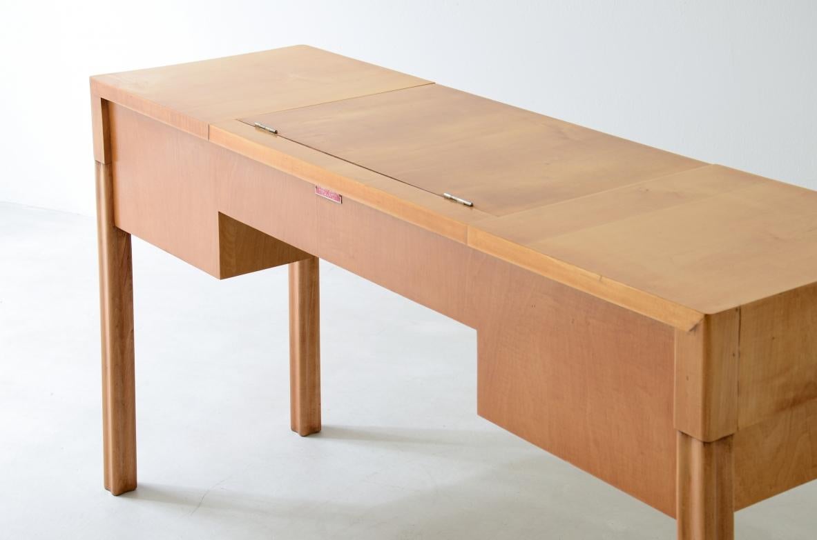Table console Petinoise des années 1940 en érable blond Excellent état - En vente à Milano, IT