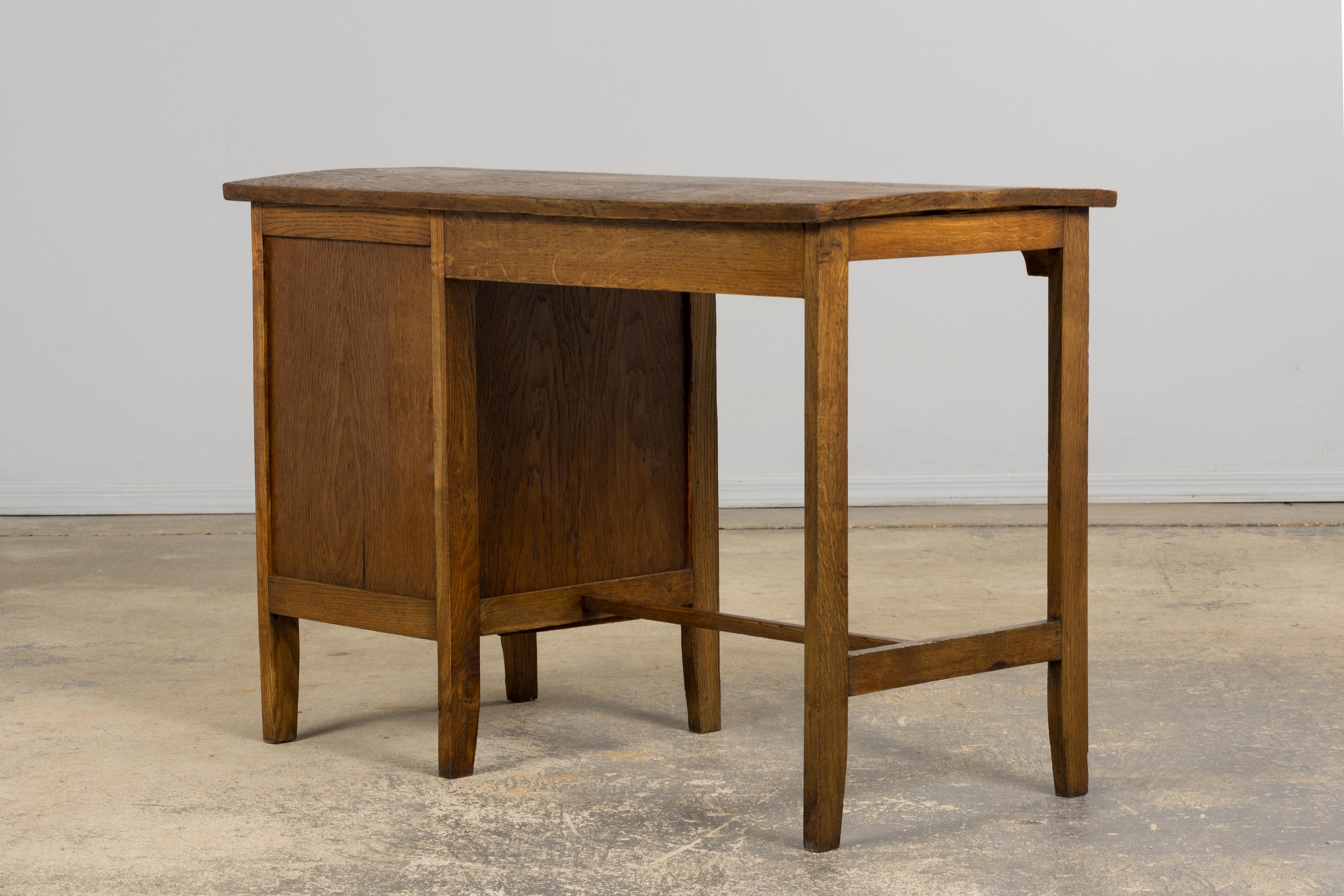Scrivania da ufficio in quercia francese Art Deco degli anni '40 in vendita 5
