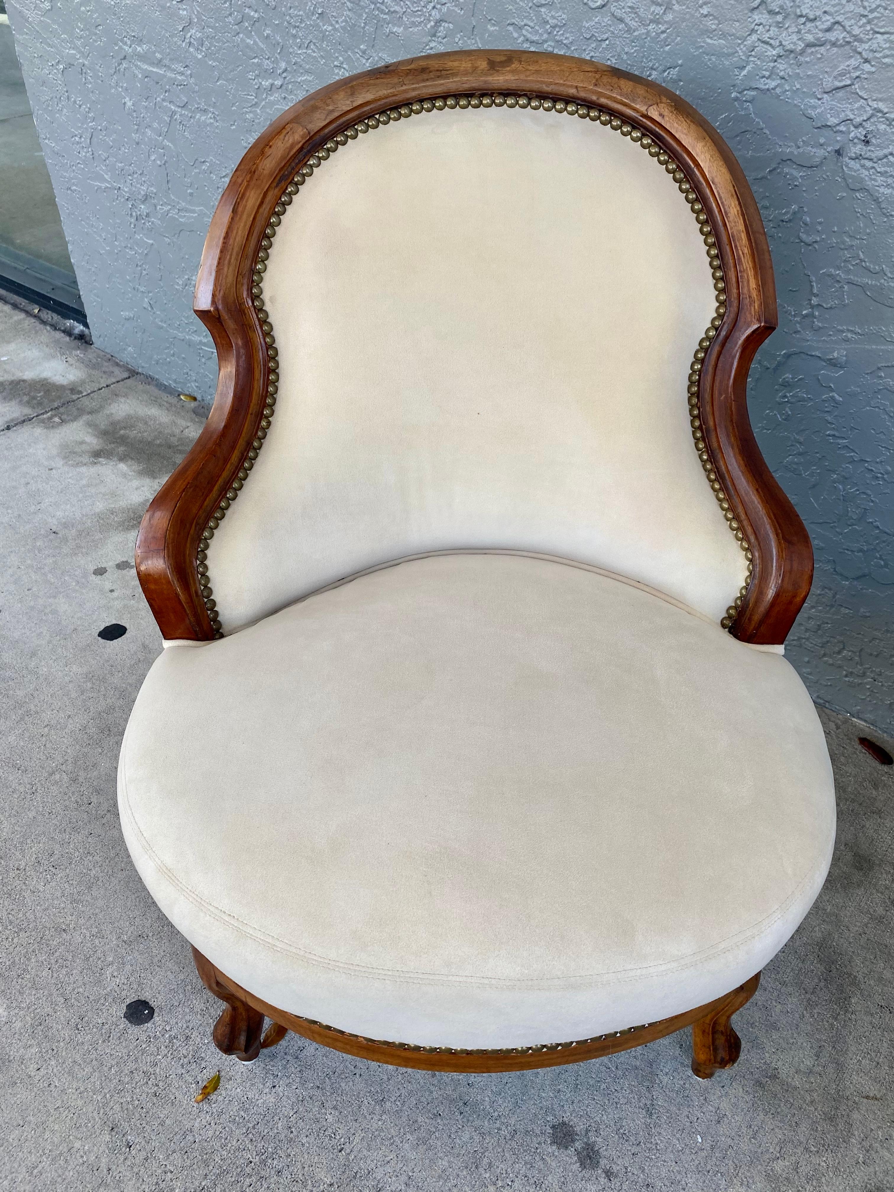 1940s Petite Nailhead Spoon Curved Rounded Slipper Chairs, Set of 2 For Sale 5