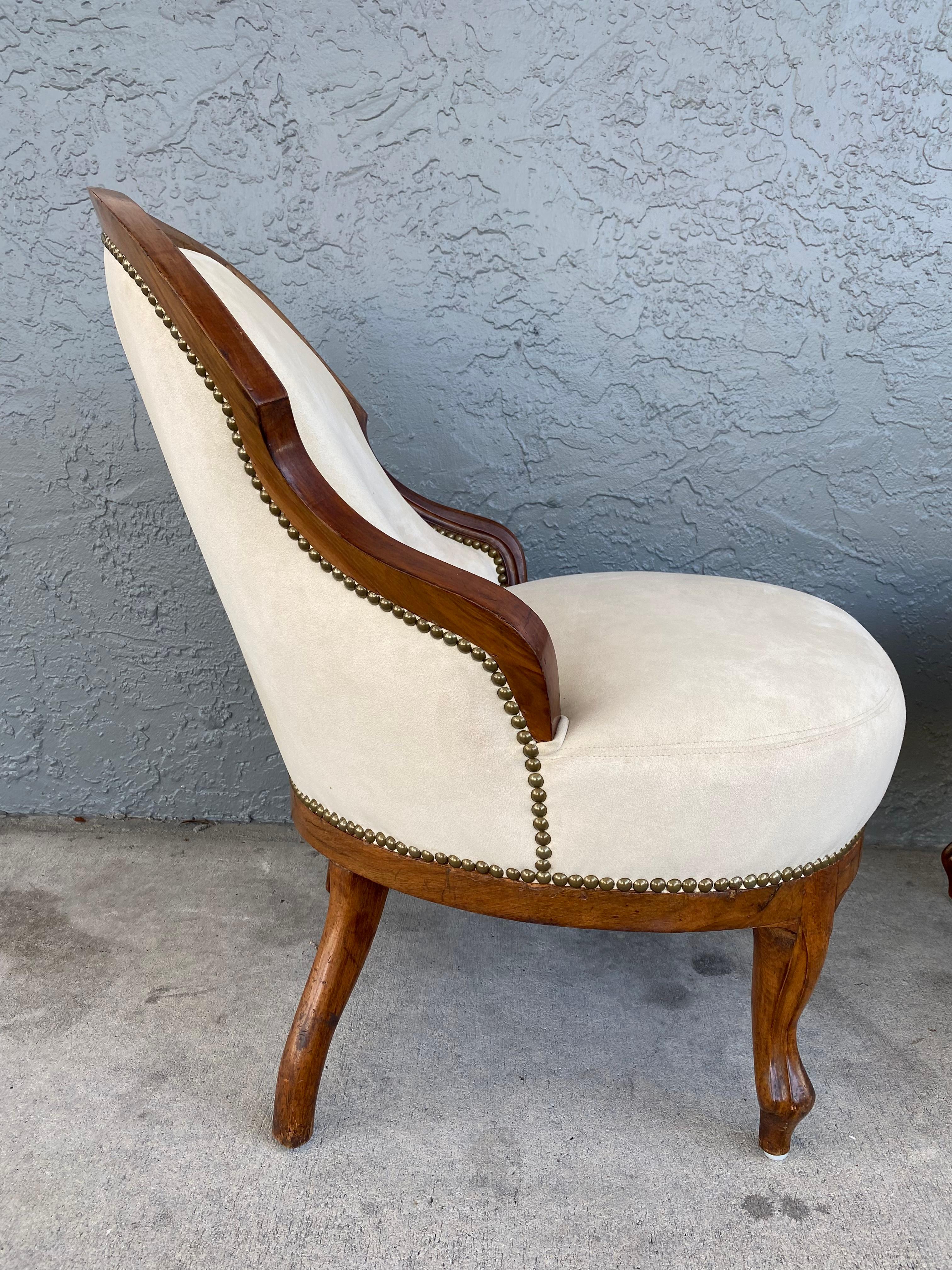 Petites chaises pantoufles rondes à têtes de clous des années 1940, lot de 2 en vente 6