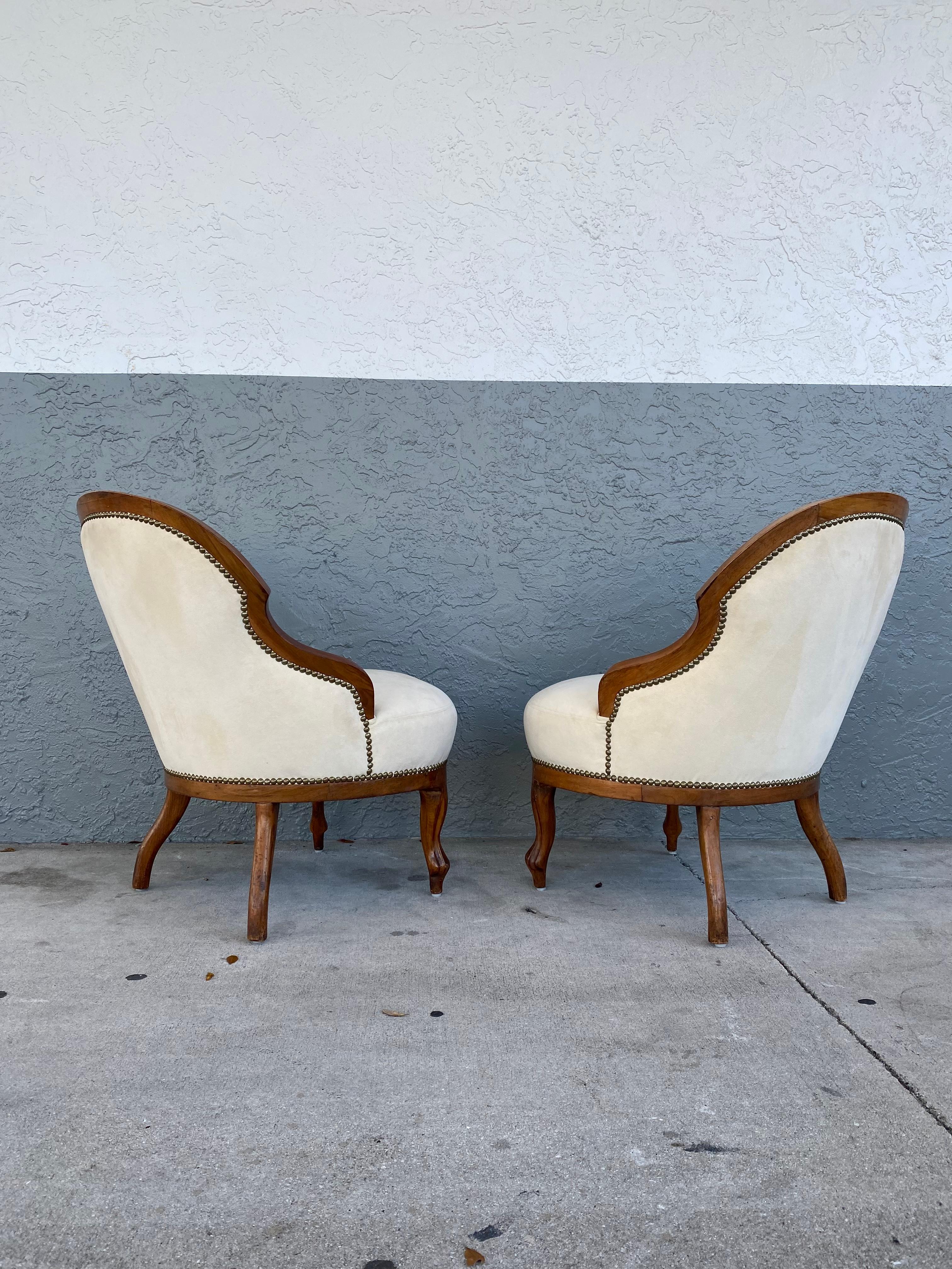 1940s Petite Nailhead Spoon Curved Rounded Slipper Chairs, Set of 2 For Sale 1