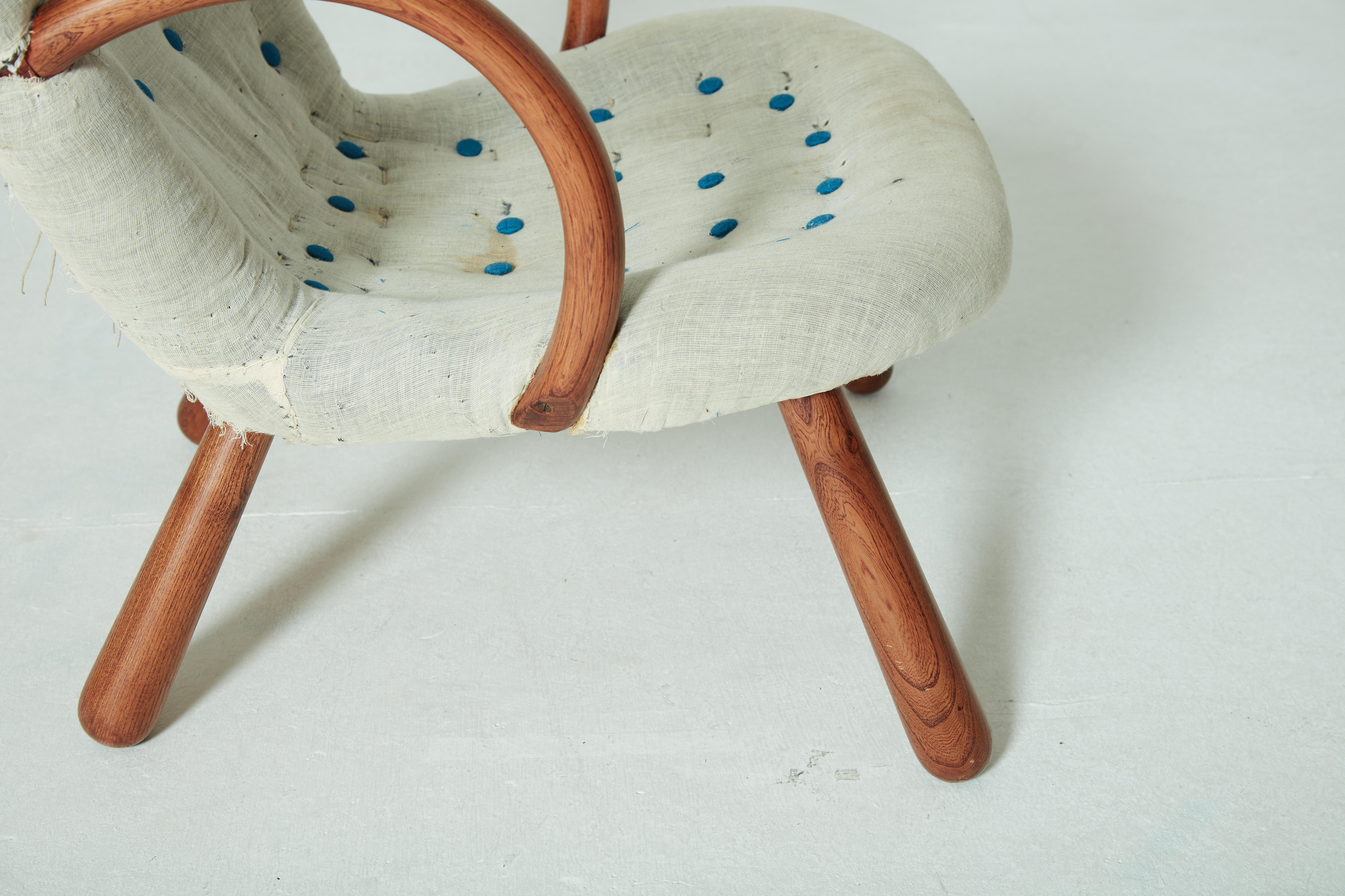 1940s Philip Arctander Clam Chair with Complimentary Re-Upholstery In Excellent Condition In London, GB