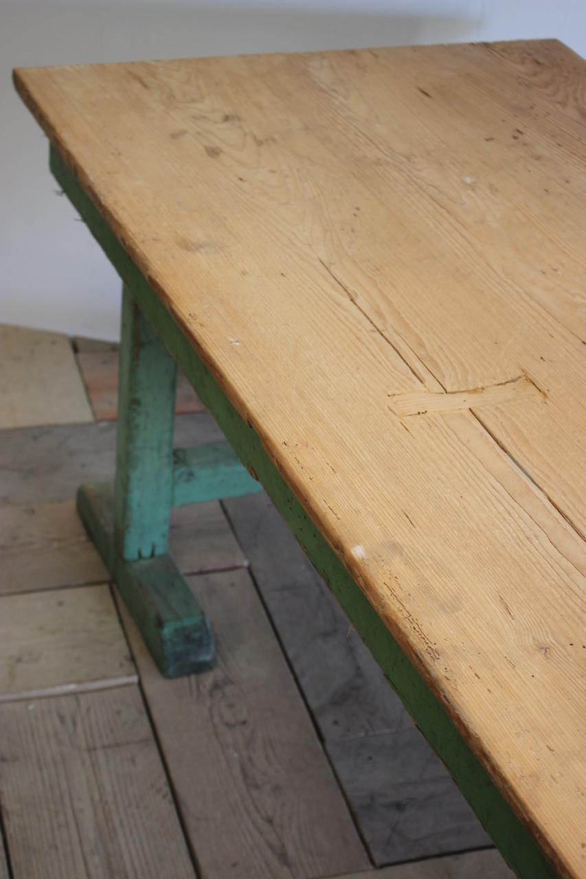 1940s Pine Dining Table in Original Paint For Sale 1