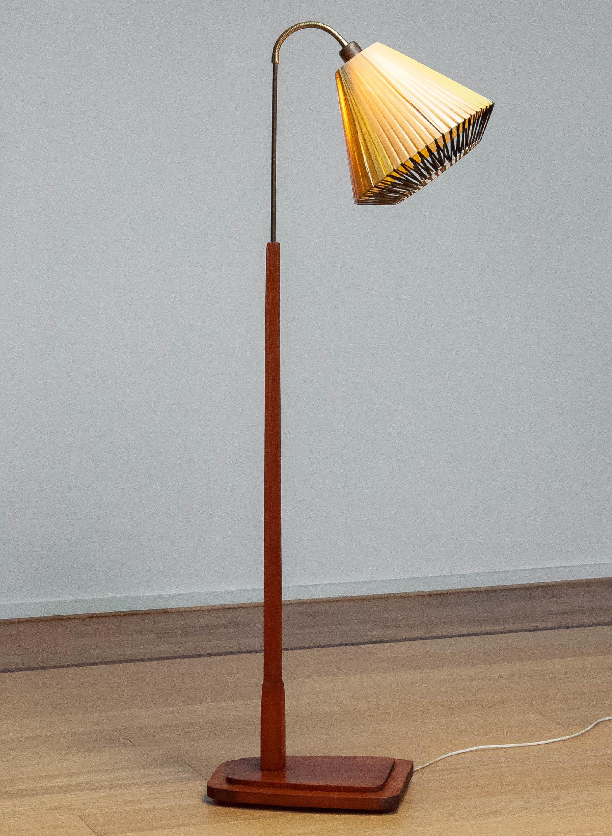 1940s Pine Floor Lamp with Pine Base and Polyester Ribbon Wrapped Shade For Sale 1