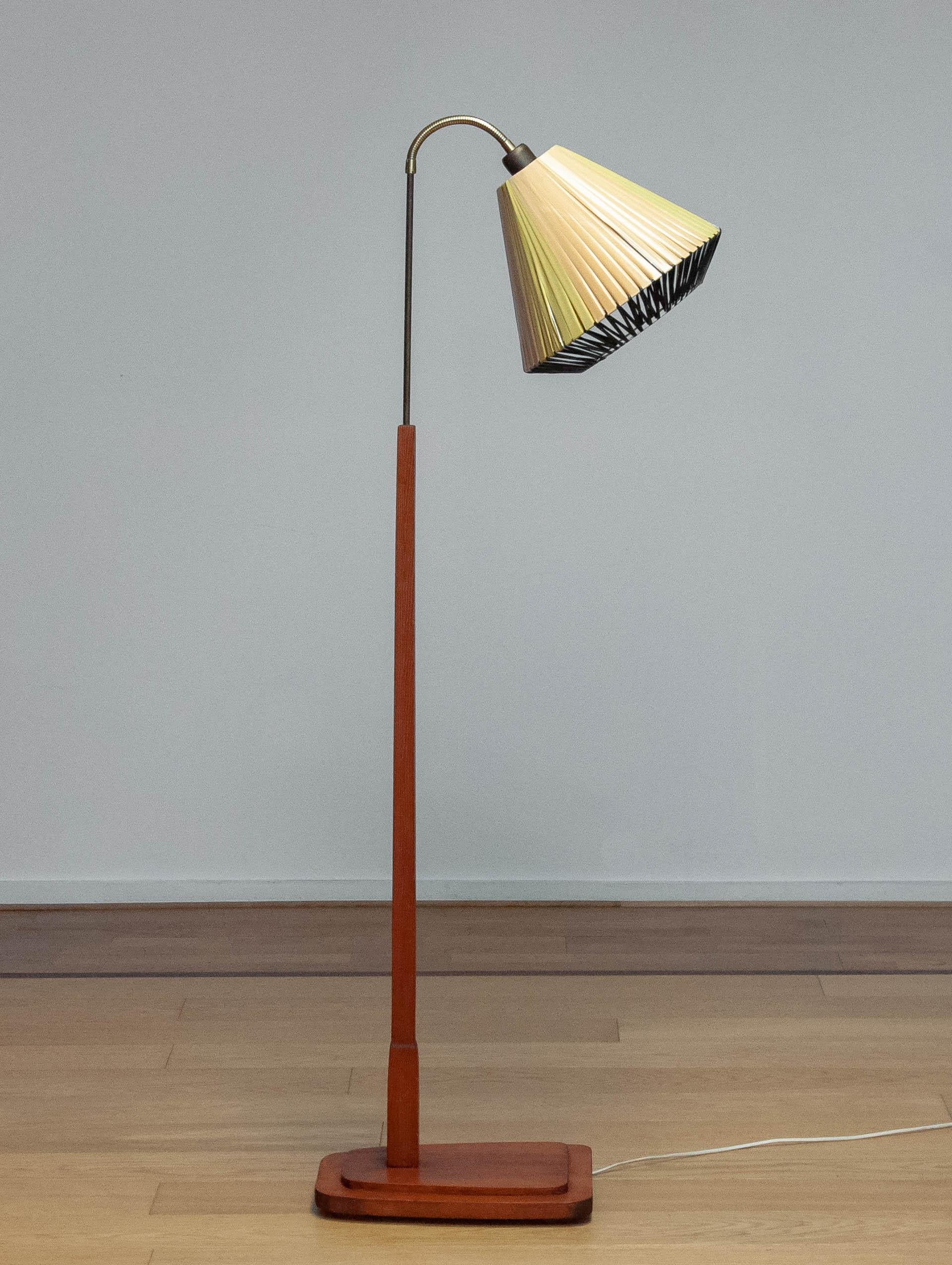 1940s Pine Floor Lamp with Pine Base and Polyester Ribbon Wrapped Shade For Sale 2