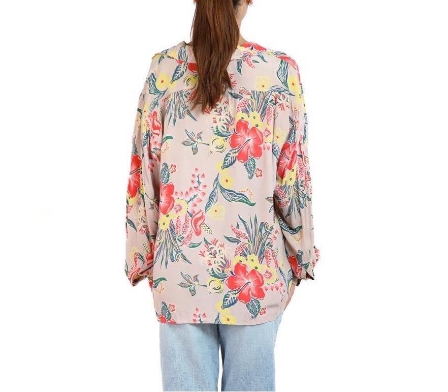 1940S Pink, Green & Yellow Rayon Hibiscus Print Long Sleeve Shirt For Sale 3