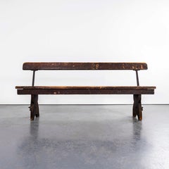 Banc de chemin de fer anglais en métal moulé en pitch-pine des années 1940