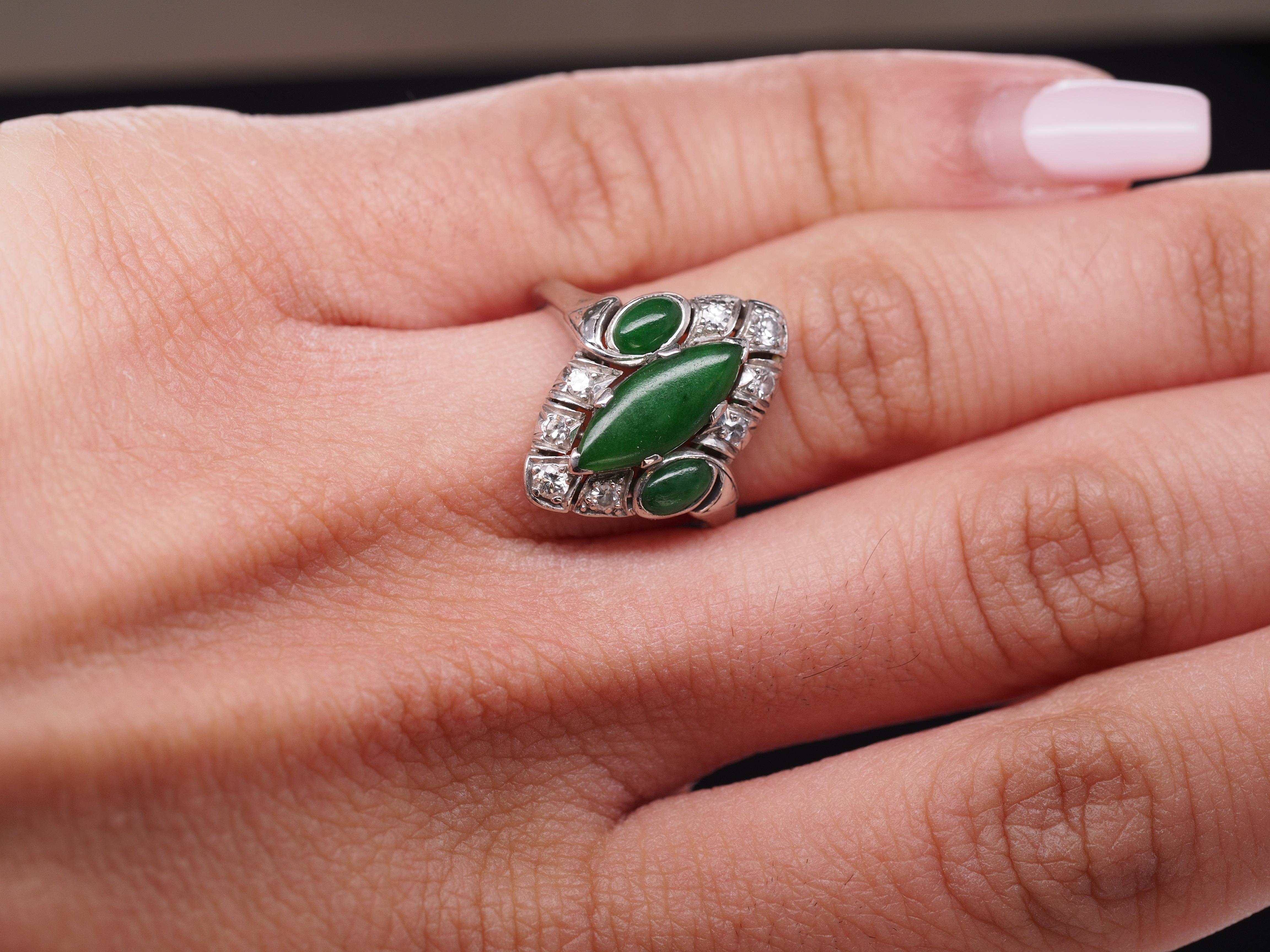 1940s Platinum Art Deco Jade and Diamond Ring For Sale 1