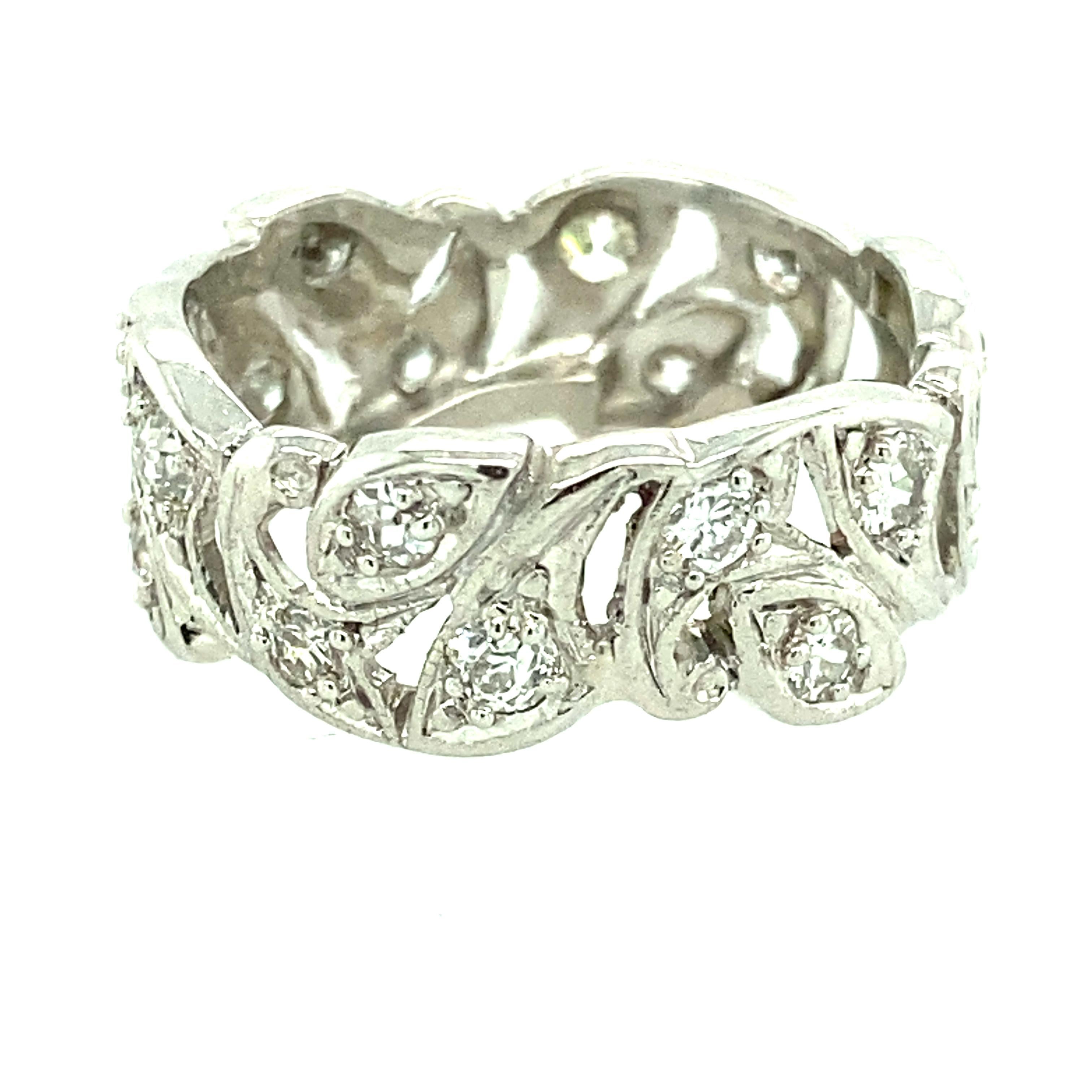 Brilliant Cut 1940s Platinum Diamond Band