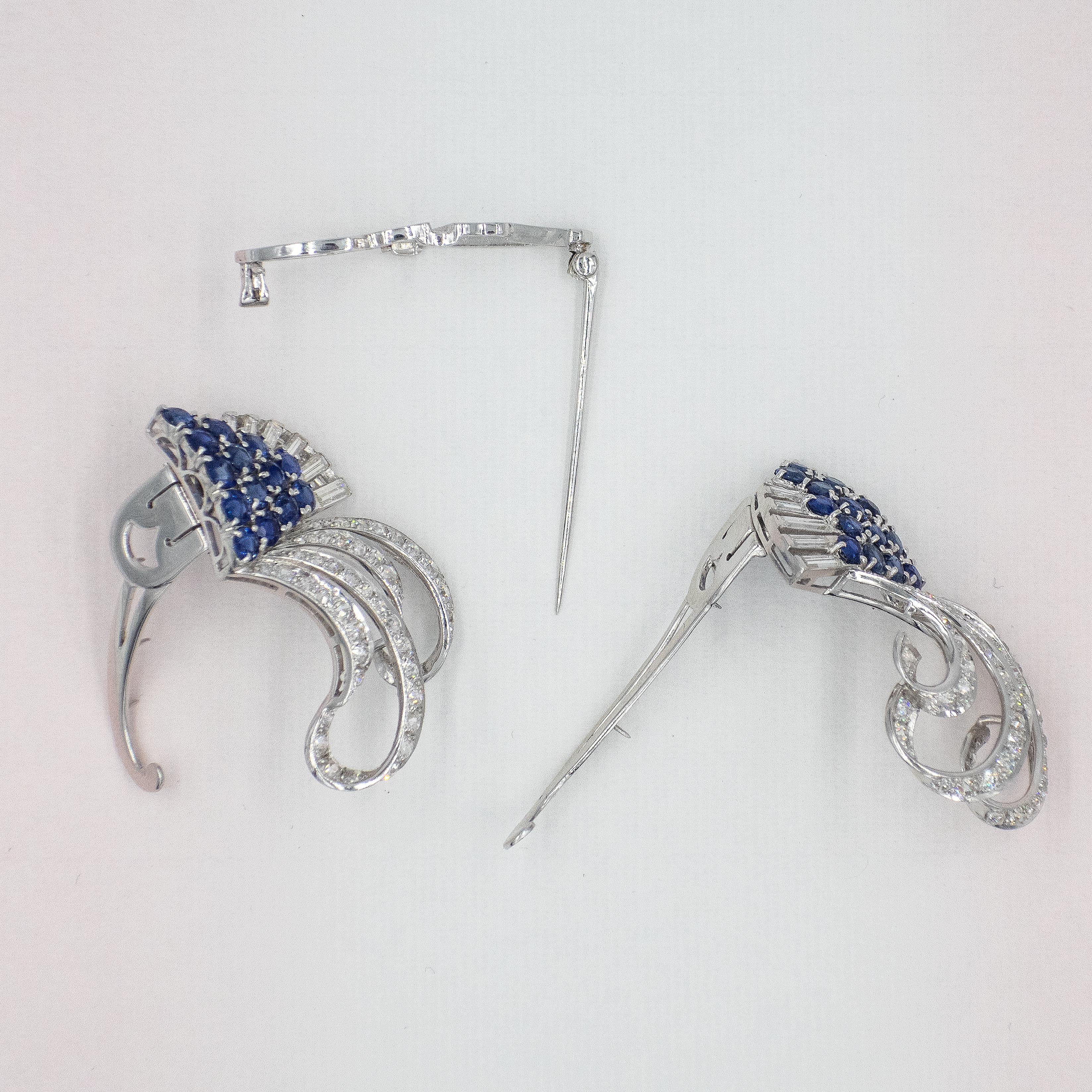 Femenino o masculino Broche de platino con diamantes y zafiros de los años 40 en venta