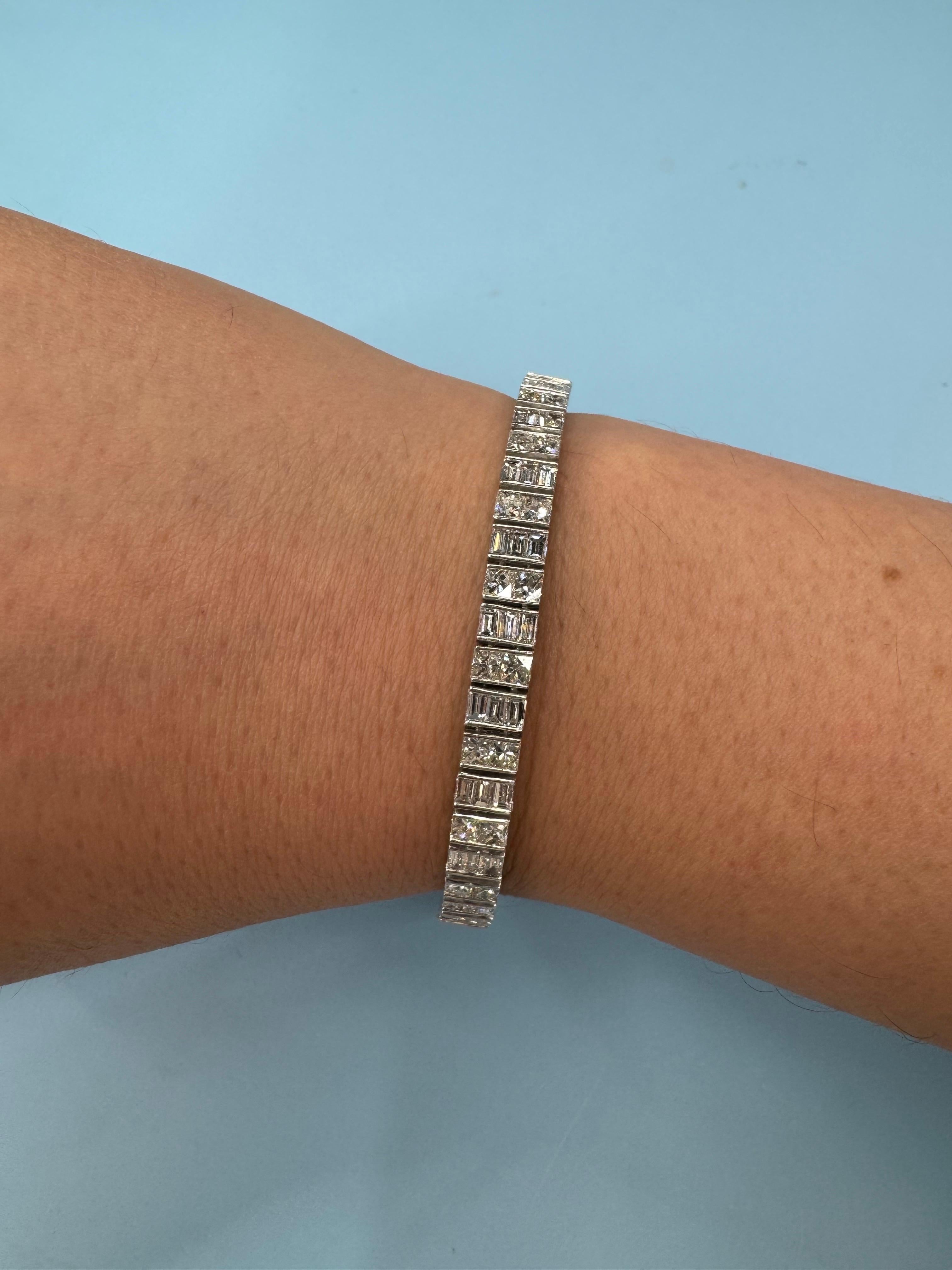 1940er Jahre Platin Französisch Cut & Baguette Diamant-Tennis-Armband 10 Karat 34 Gramm Damen im Angebot