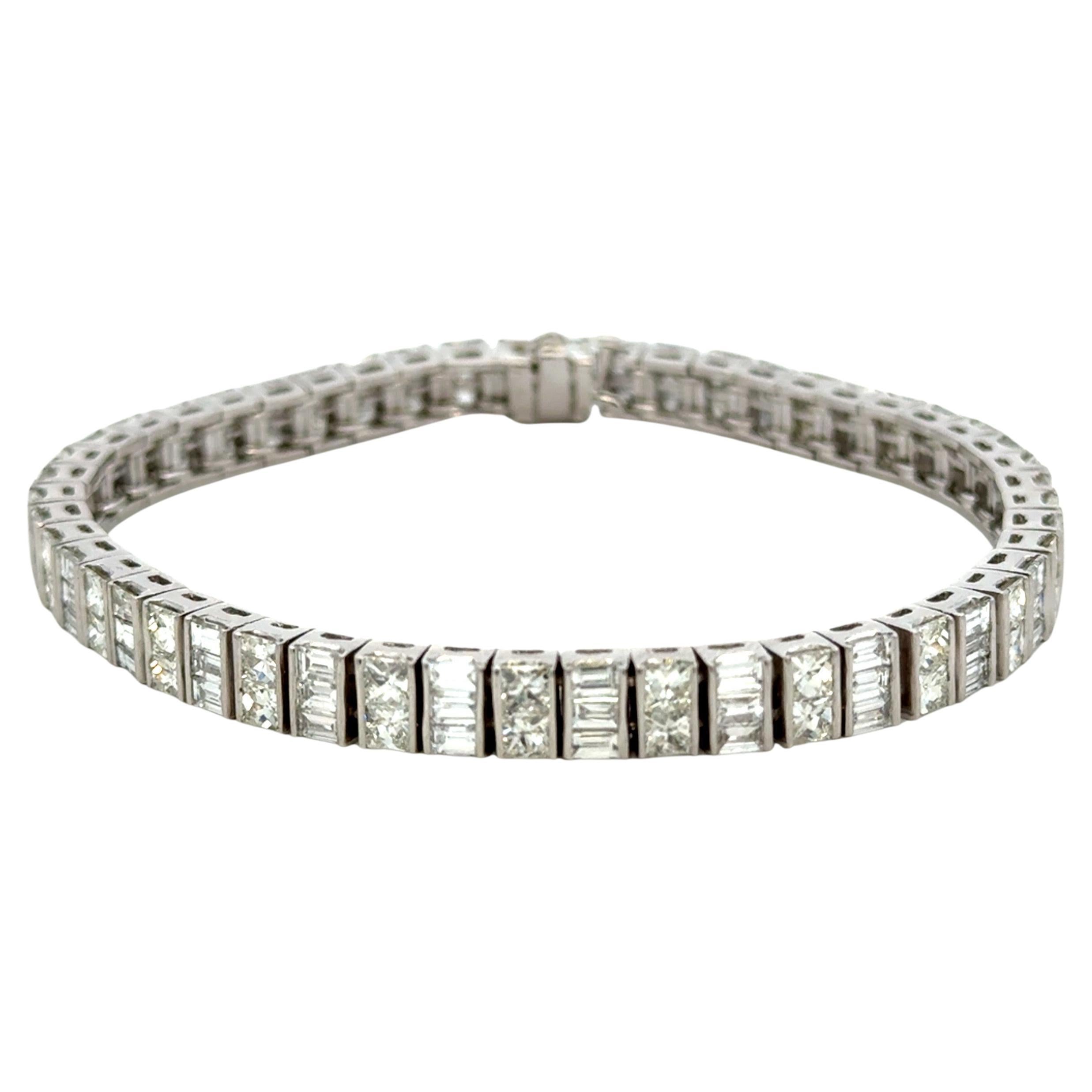 1940er Jahre Platin Französisch Cut & Baguette Diamant-Tennis-Armband 10 Karat 34 Gramm im Angebot