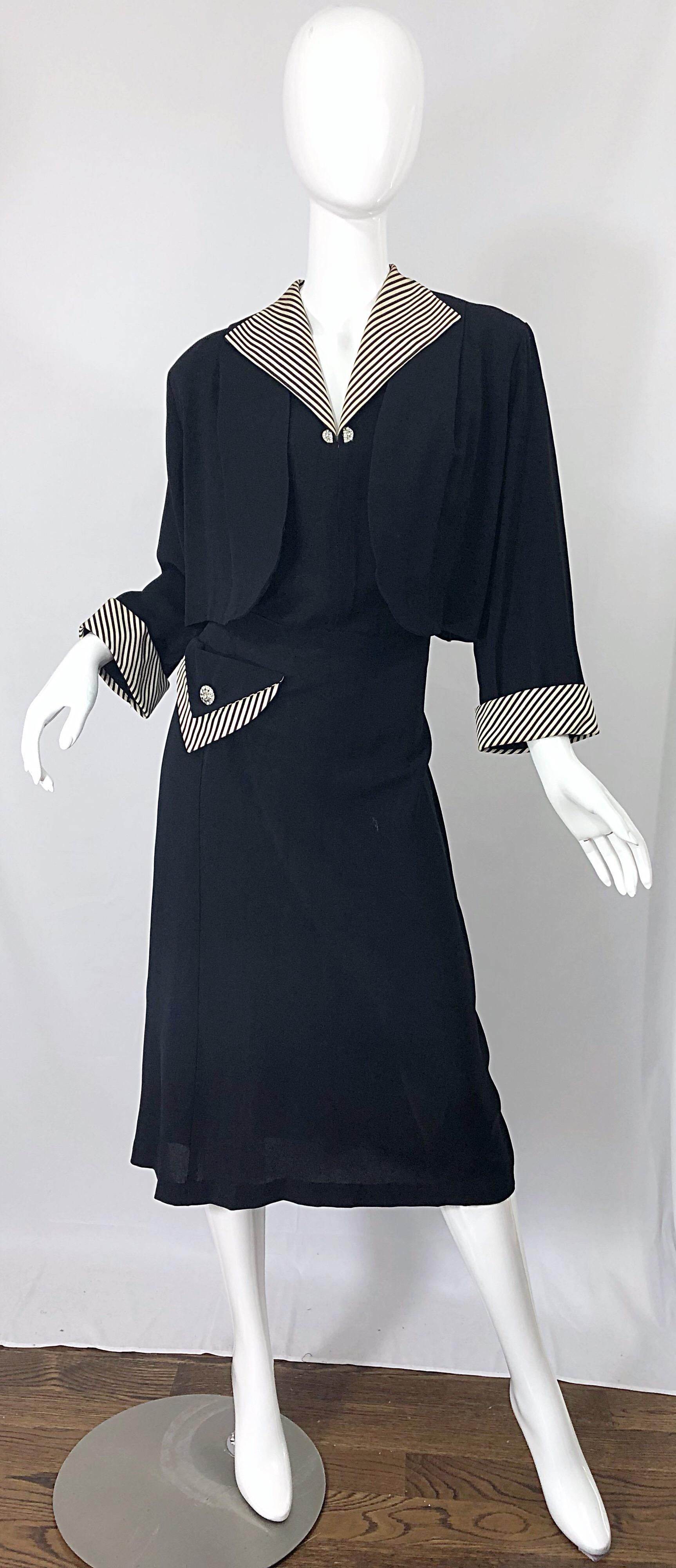 1940s Plus Size 20 / 22 Black and White Crepe Rhinestone 40s Dress and Jacket For Sale 11