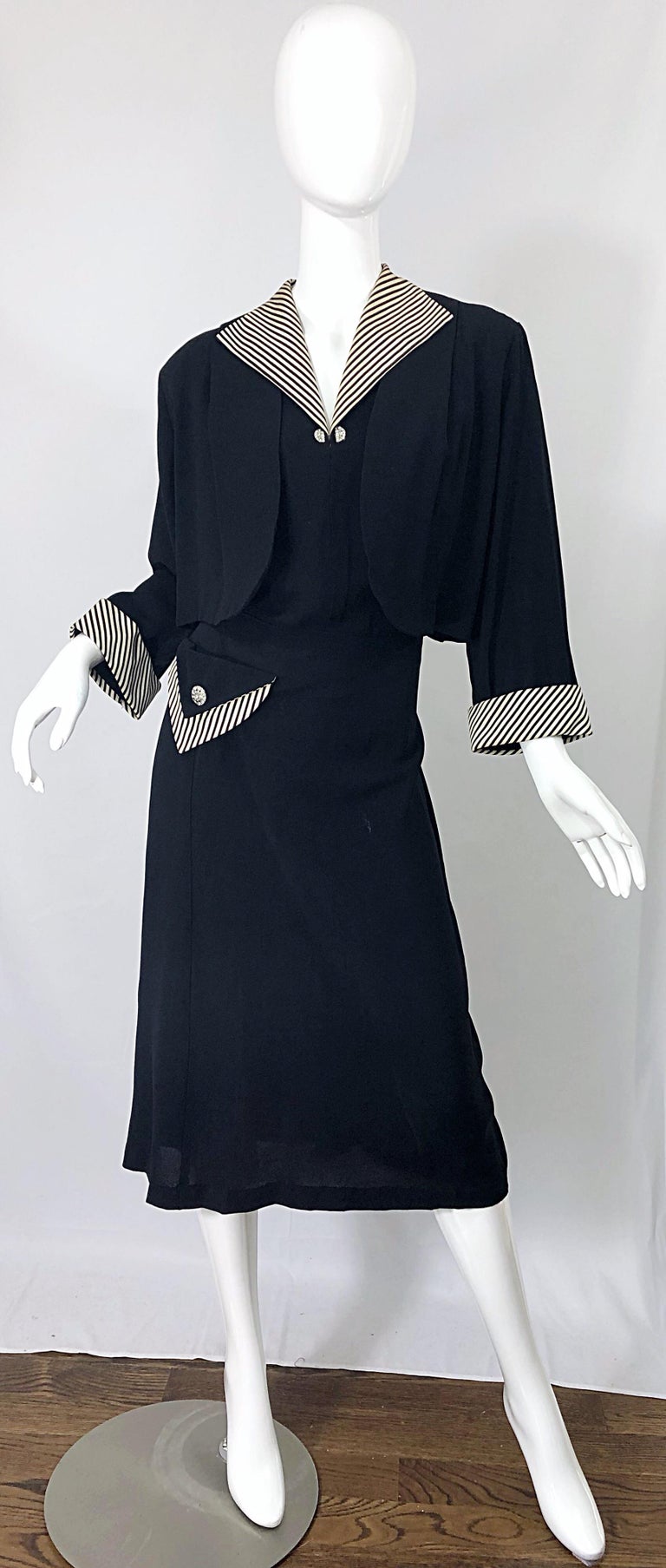 1940s Plus Size 20 / 22 Black and White Crepe Rhinestone 40s Dress and Jacket In Excellent Condition In San Diego, CA