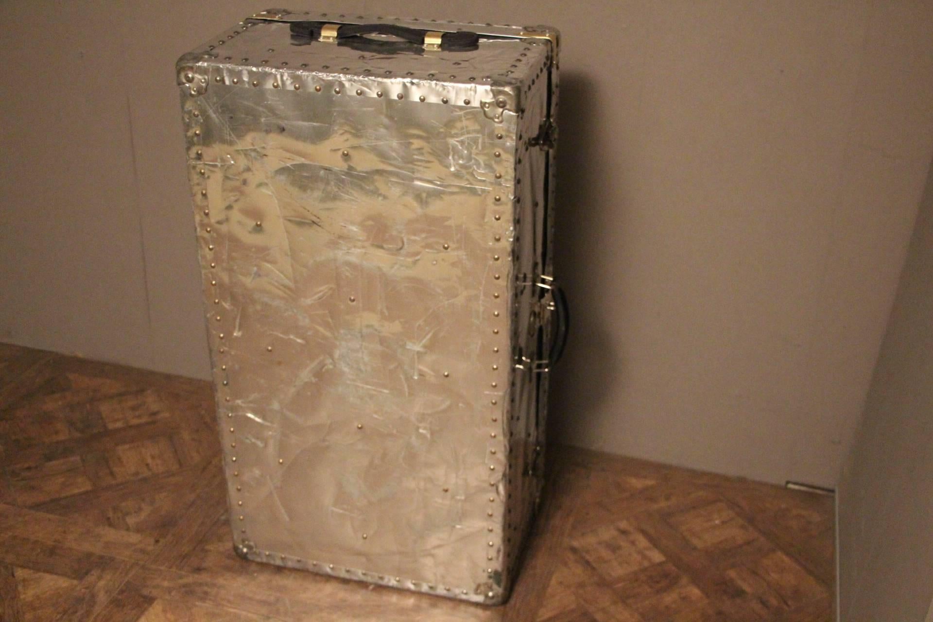 1940s Polished Aluminium Steamer Trunk In Good Condition For Sale In Saint-Ouen, FR