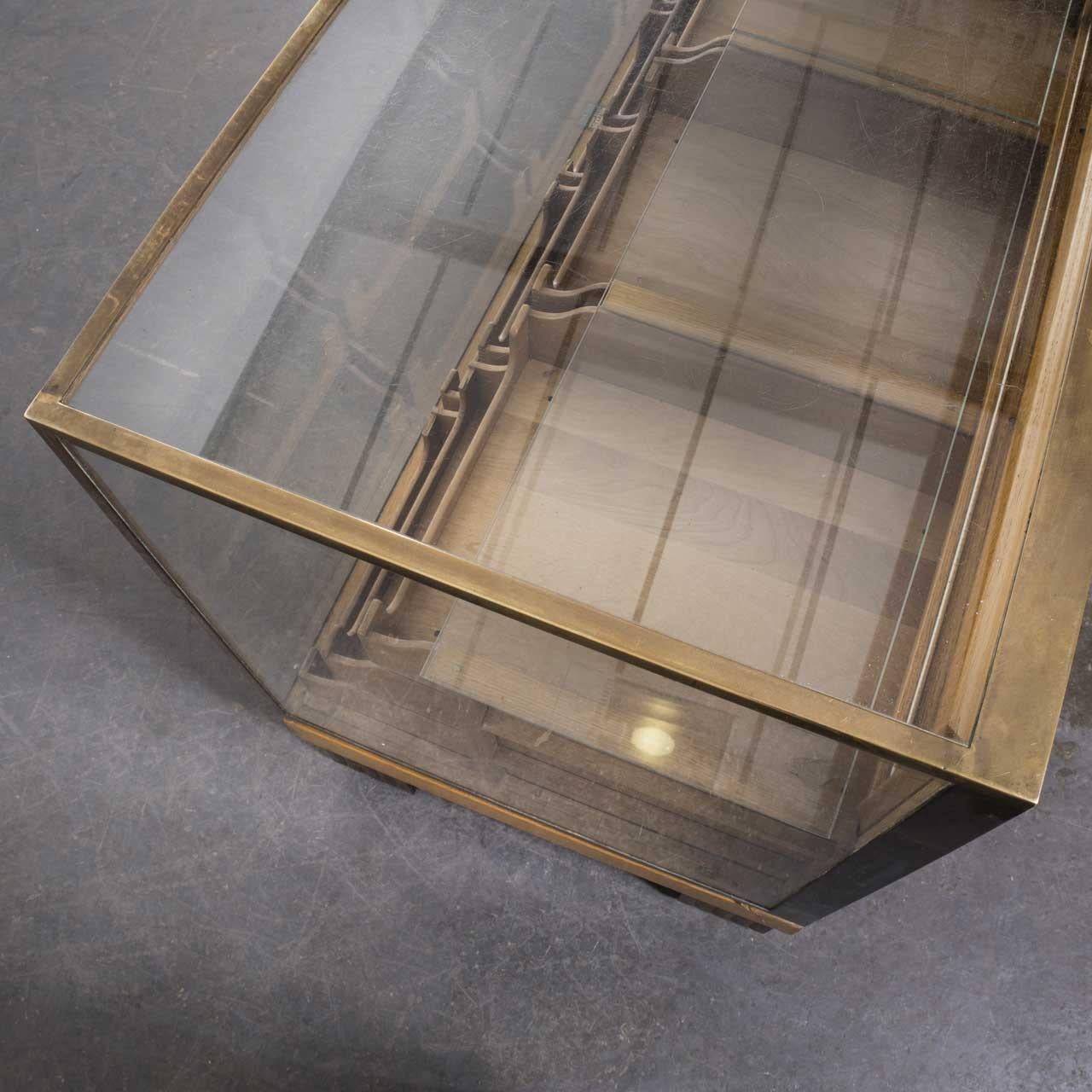 Pollards Fifteen Drawer Brass Haberdashery Cabinet à quinze tiroirs en laiton des années 1940 en vente 6