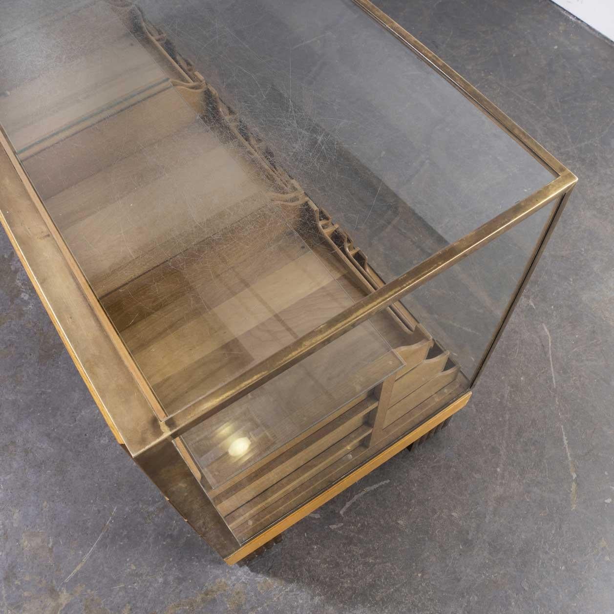 Pollards Fifteen Drawer Brass Haberdashery Cabinet à quinze tiroirs en laiton des années 1940 en vente 7