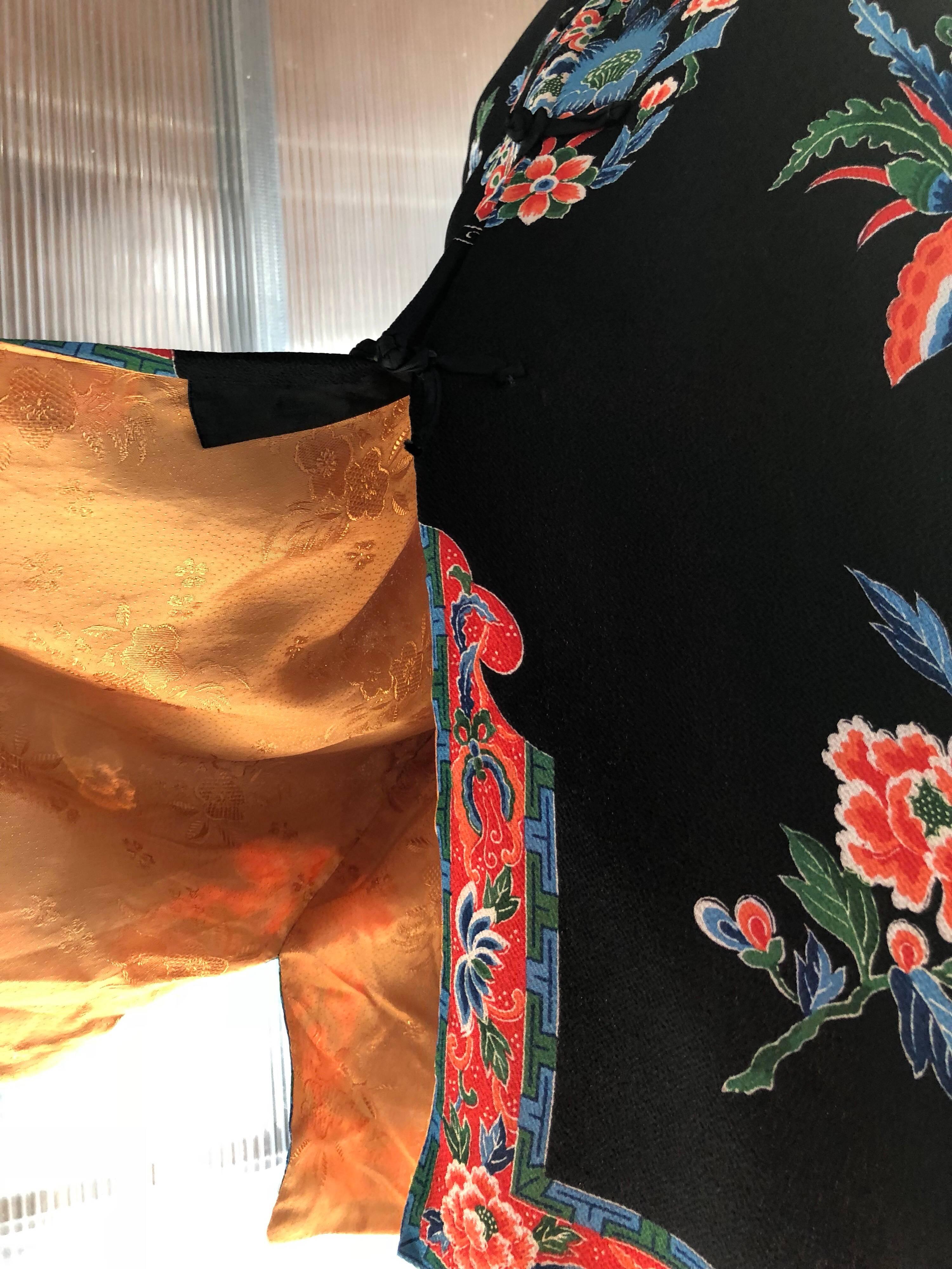 1940s Printed Silk Bed Jacket in Traditional Chinese Style 2