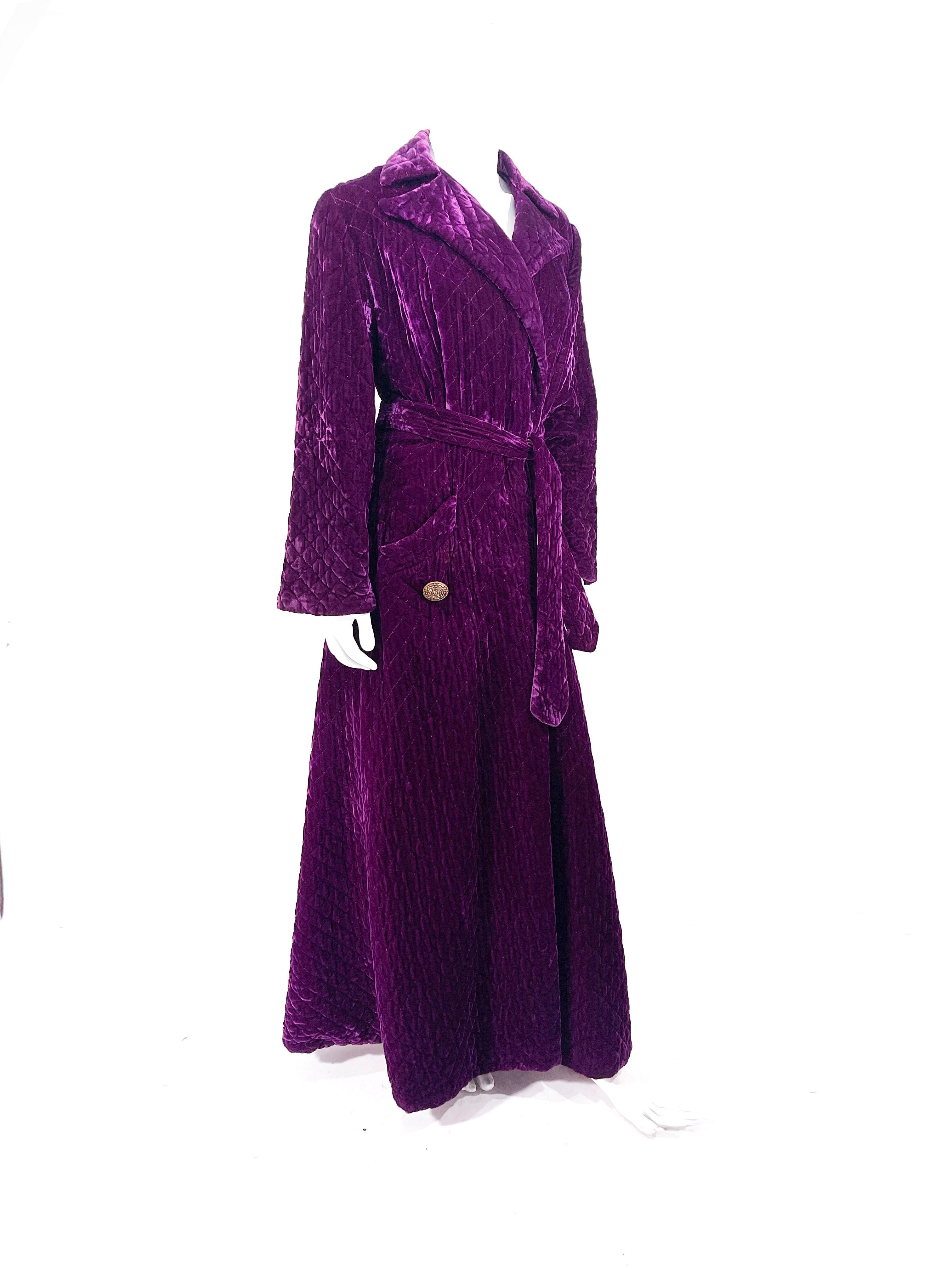 Women's 1940s Purple Velvet Robe For Sale