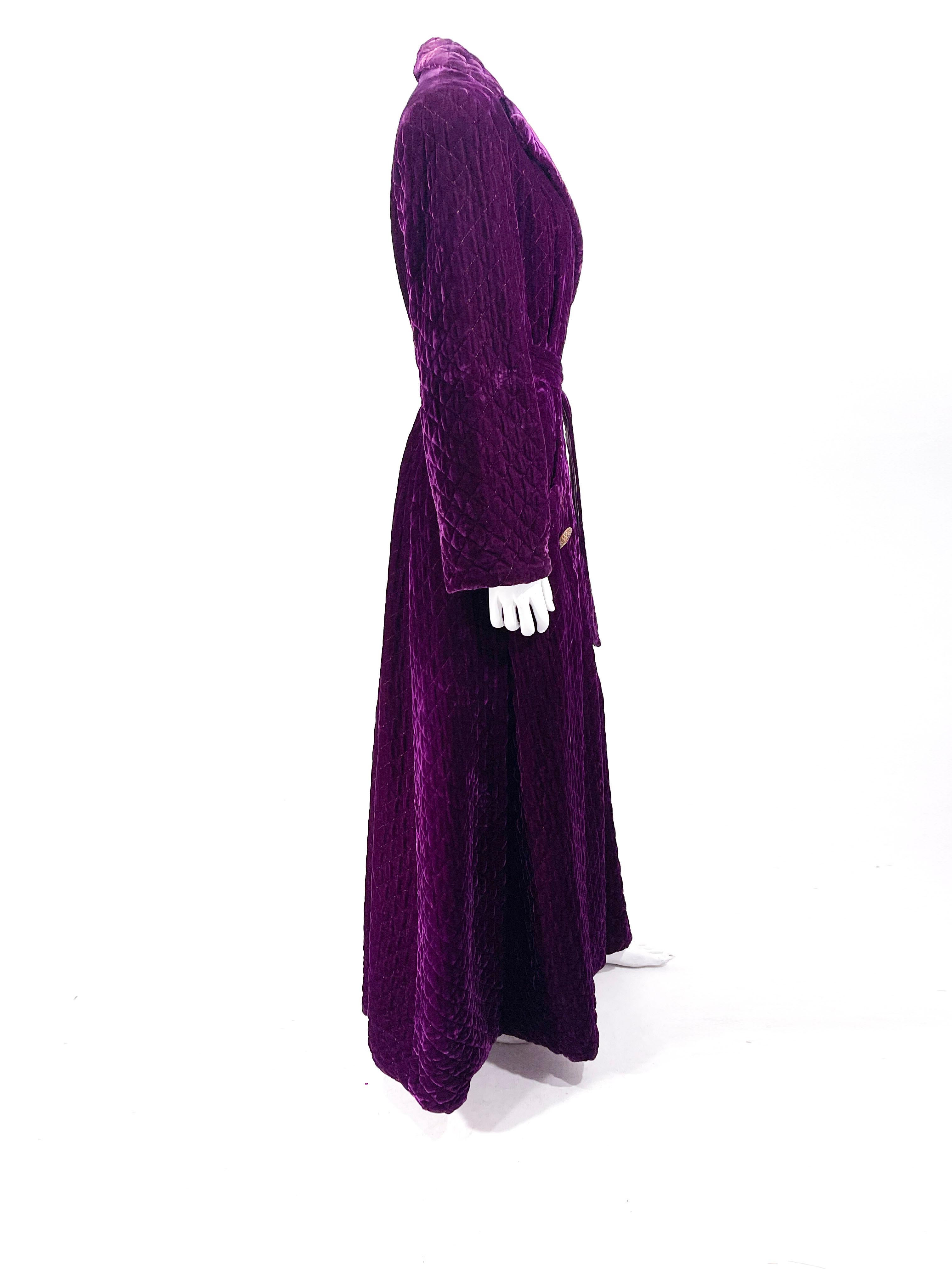 1940s Purple Velvet Robe For Sale 1