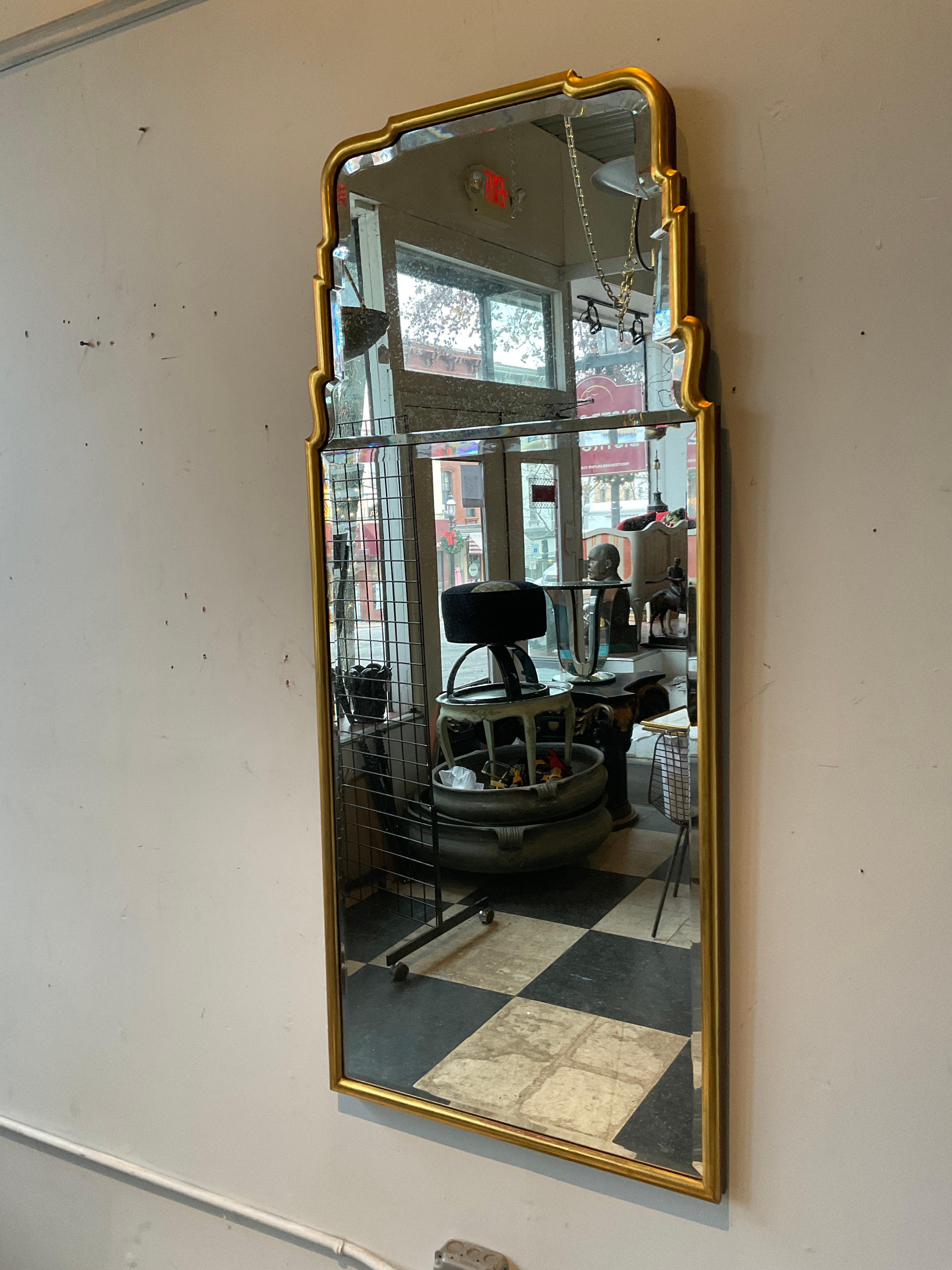 1940s Queen Anne Beveled Mirror in Gilt Wood Frame In Good Condition In Tarrytown, NY