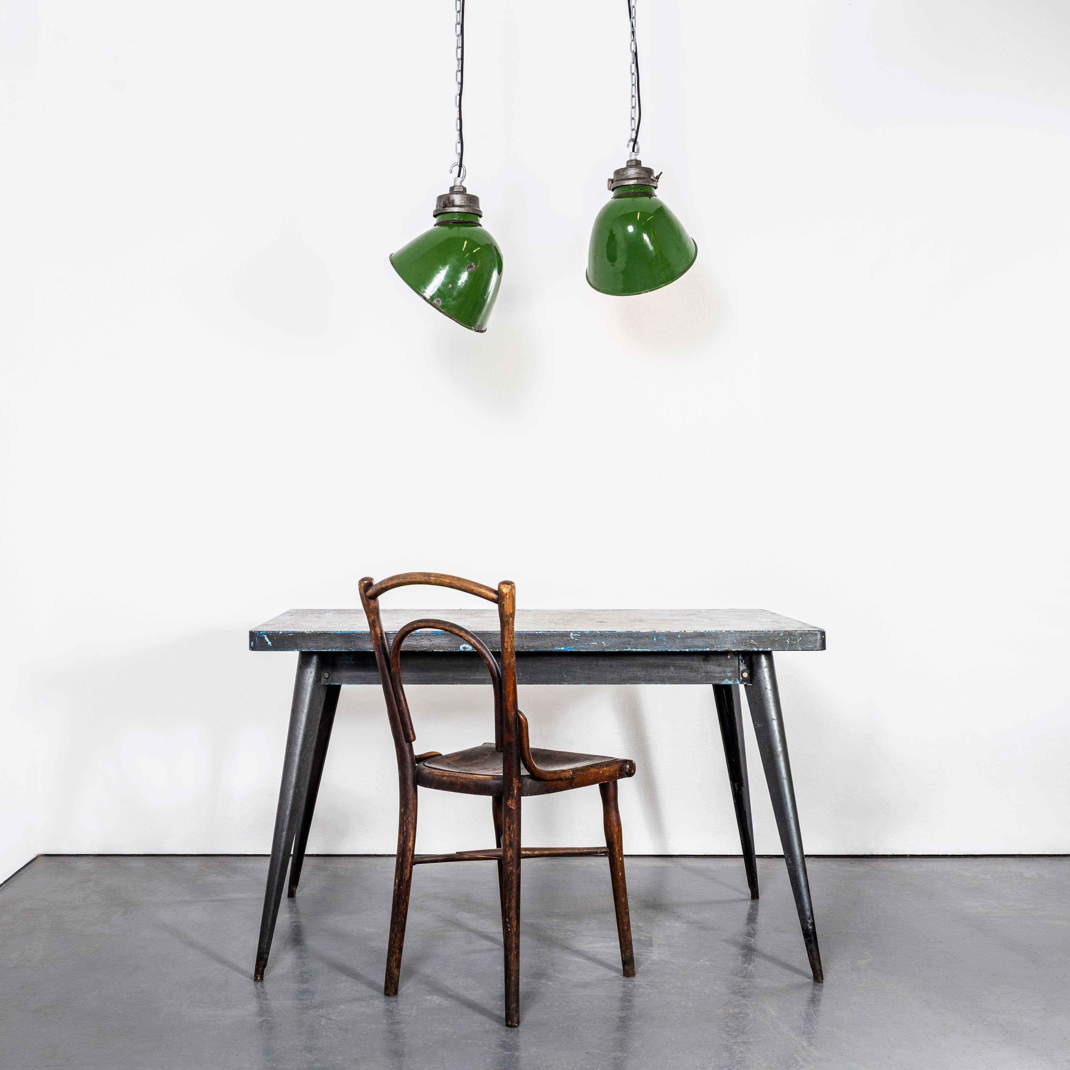 Lámparas Colgantes Esmaltadas GEC Verde Carrera de 1940 - Pareja en Bueno estado para la venta en Hook, Hampshire