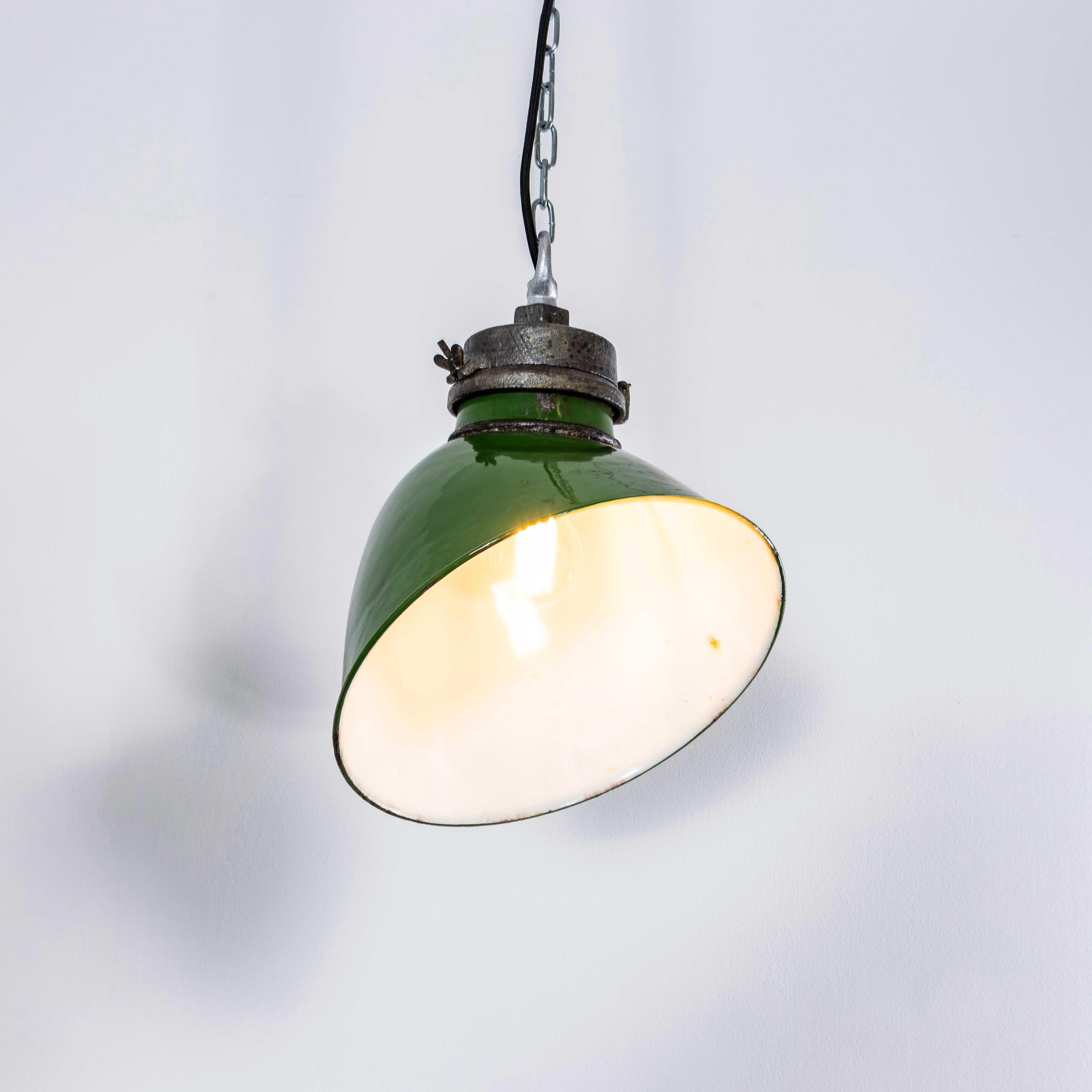 Lámparas Colgantes Esmaltadas GEC Verde Carrera de 1940 - Pareja en venta 1