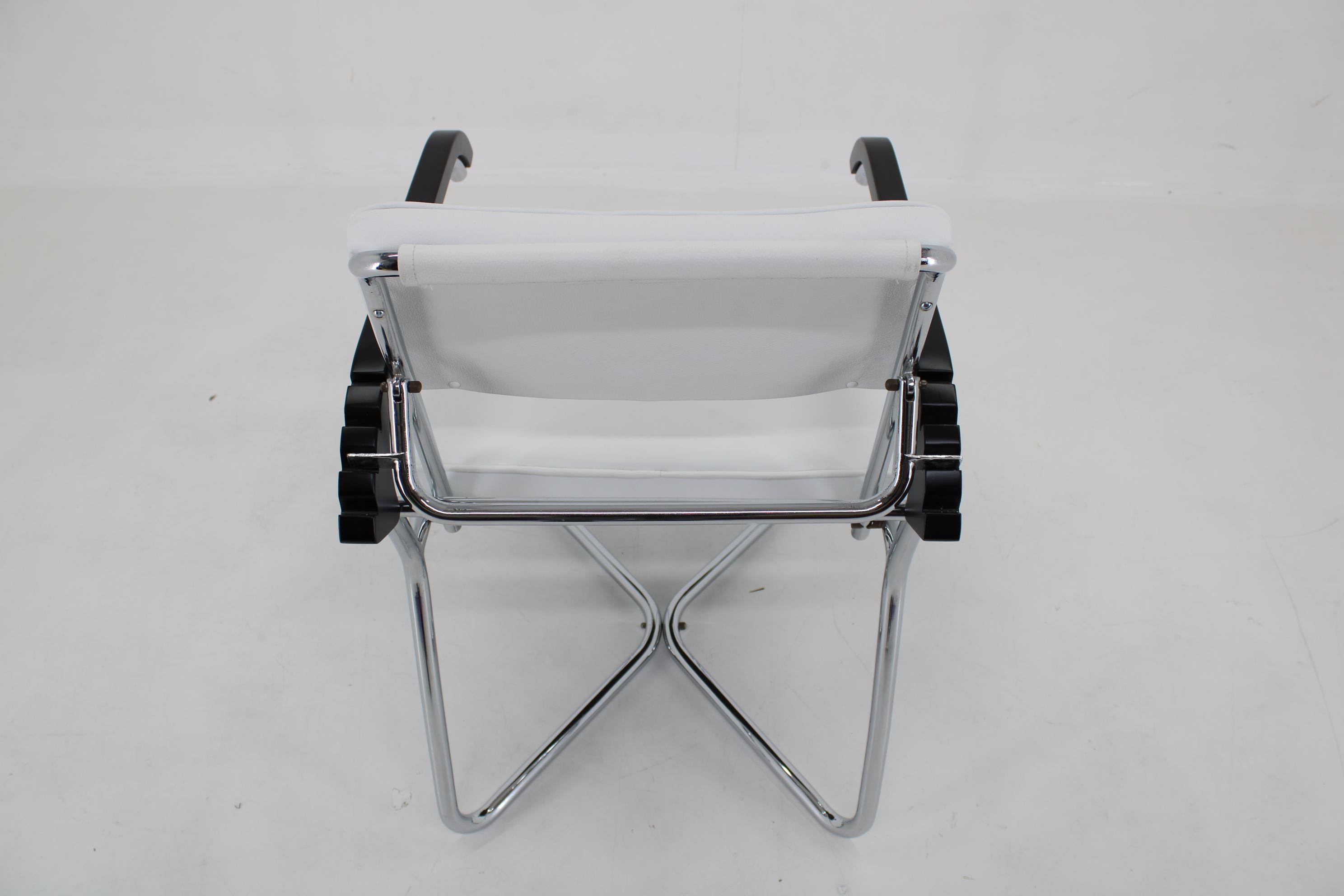 1940er Jahre Seltener restaurierter verchromter verstellbarer Bauhaus-Sessel in weißem Leder im Angebot 6