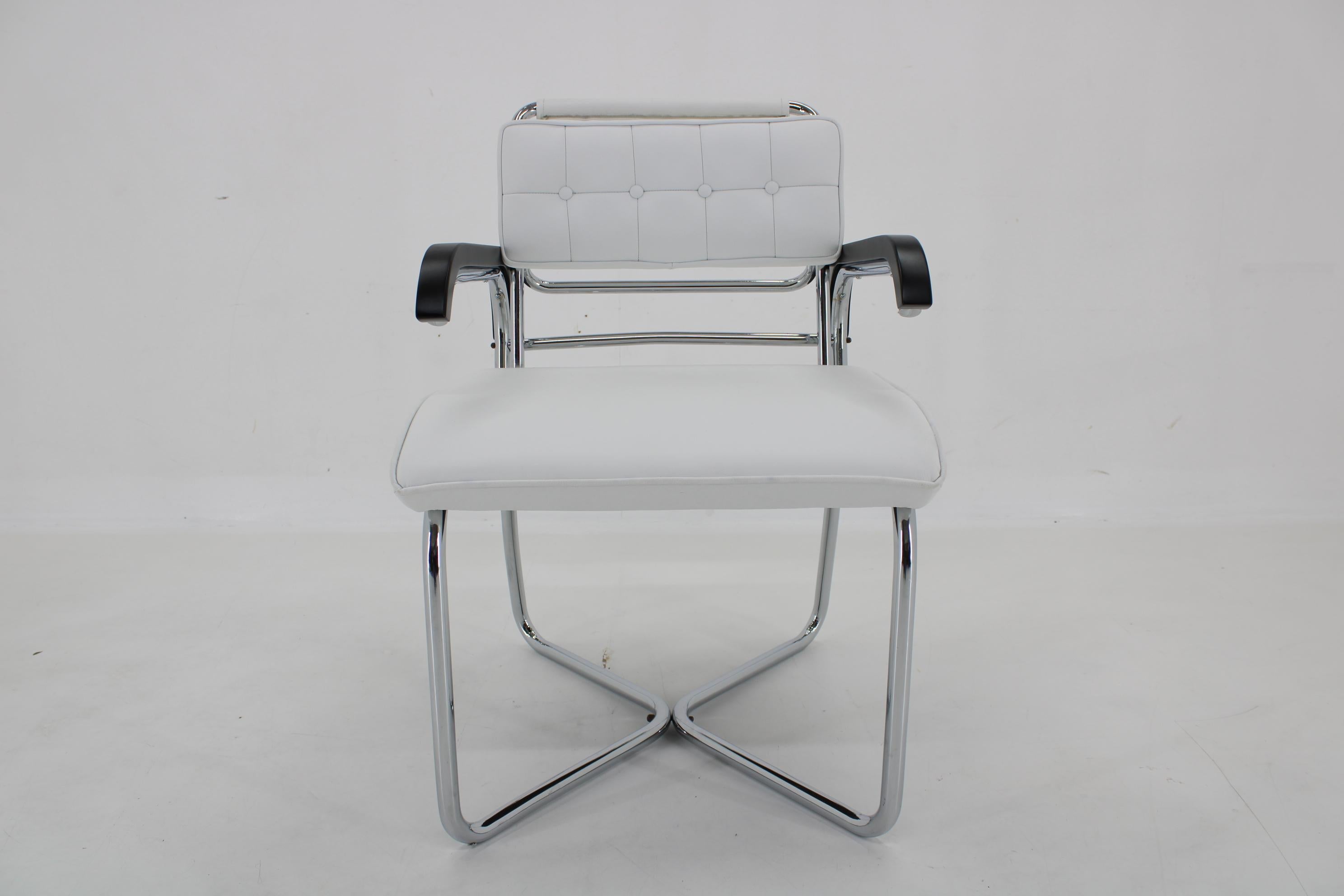 Czech 1940s Rare Restored Bauhaus Chrome Plated Adjustable Armchair in White Leather For Sale