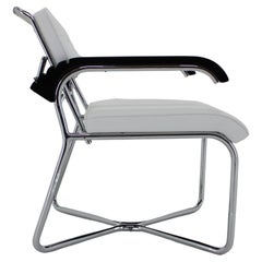 Rare fauteuil réglable Bauhaus restauré en cuir blanc et chromé des années 1940
